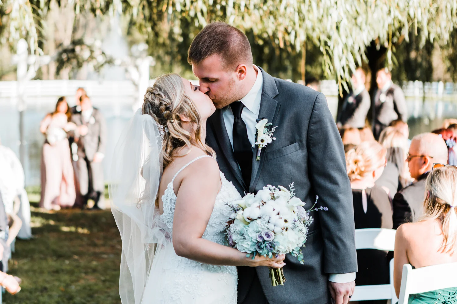 Maryland wedding venue bride and groom kiss