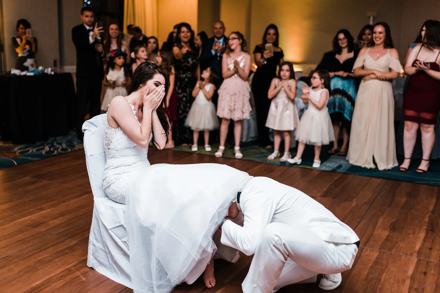 groom-gets-garter.jpg