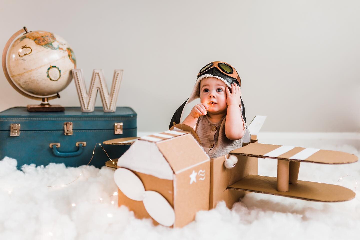 Finally posting an update of one of our favorite little guys&rsquo; first birthday!! How cute is his aviation themed cake smash?! ✈️ .
.
.
.
.
.
.
#family #familyphotos #cakesmash #cakesmashphotography #firstbirthdayphotoshoot #familyphotography #fam