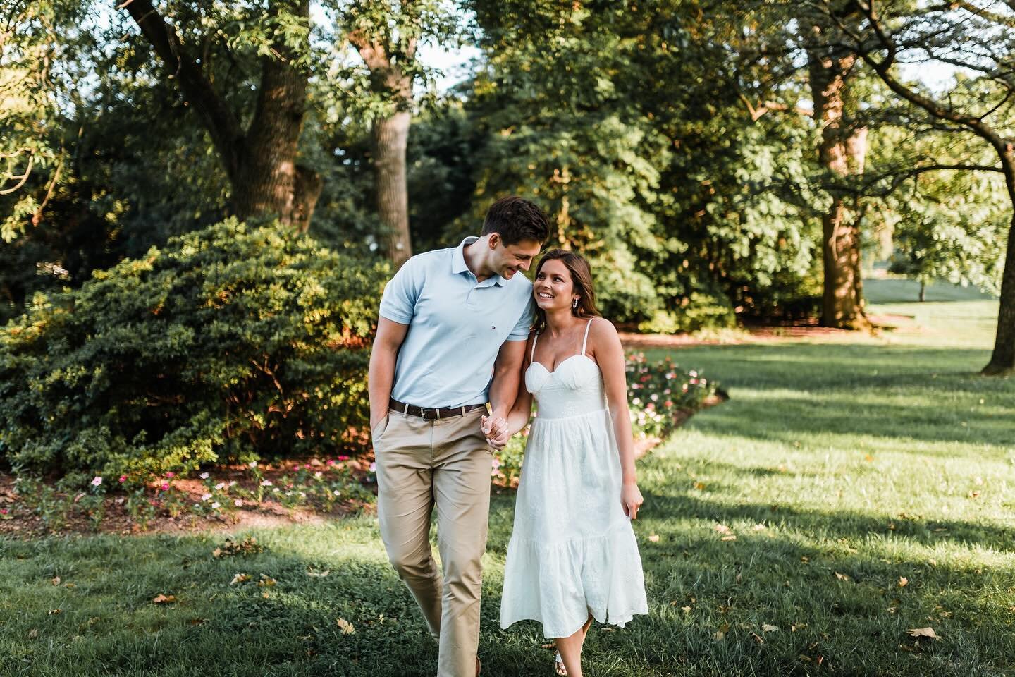 Jonathan &amp; Madi&rsquo;s engagement session caught the last of the beautiful summer flowers at Sherwood Gardens!! Can&rsquo;t wait for their wedding next March!! 🌷💕💍
.
.
.
.
.
.
.
.

#engaged #engagementphotos #engagementsession #weddinginspo #