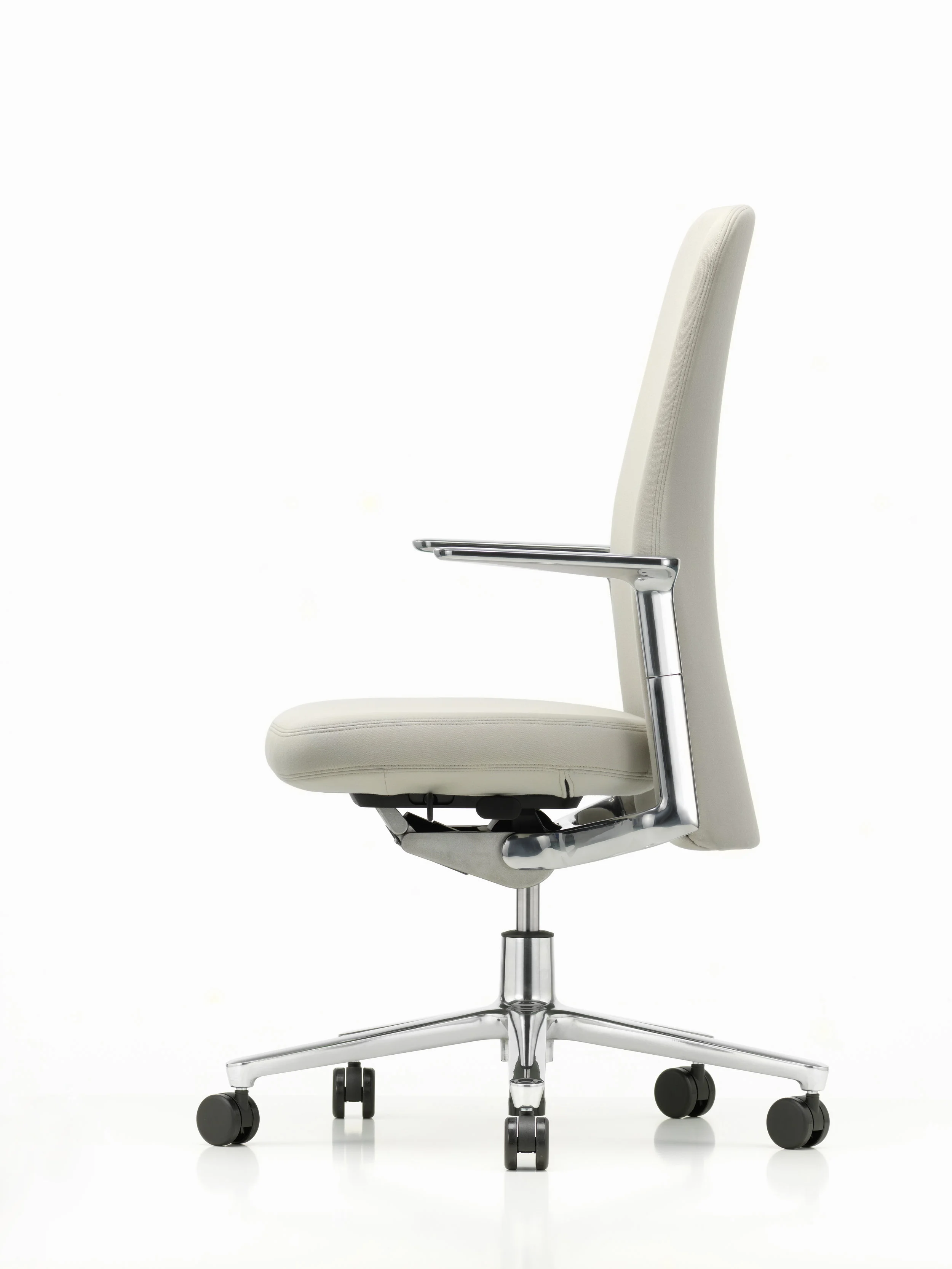 Pacific Chair, medium back_1539016_master.jpg