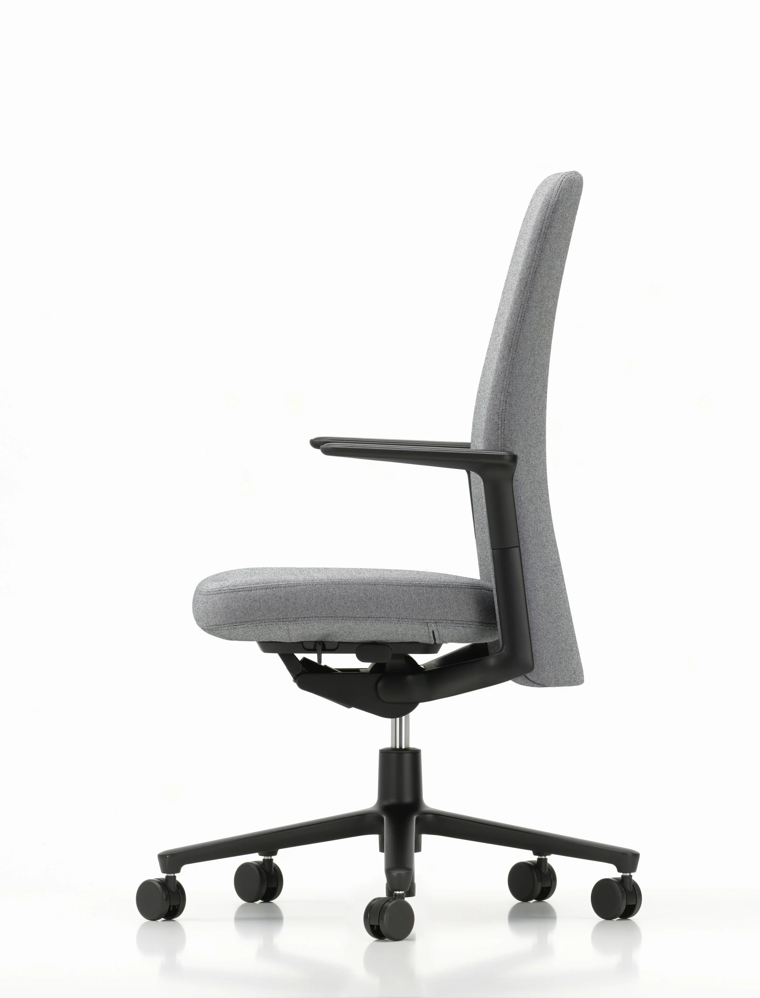 Pacific Chair, medium back_1539013_master.jpg
