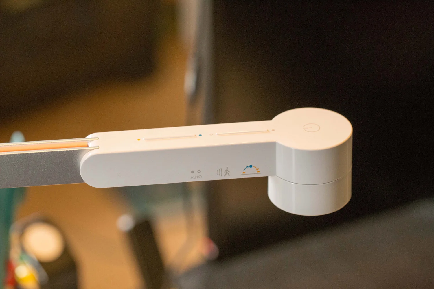  My desk doesn’t deserve the $600 Dyson Lightcycle lamp