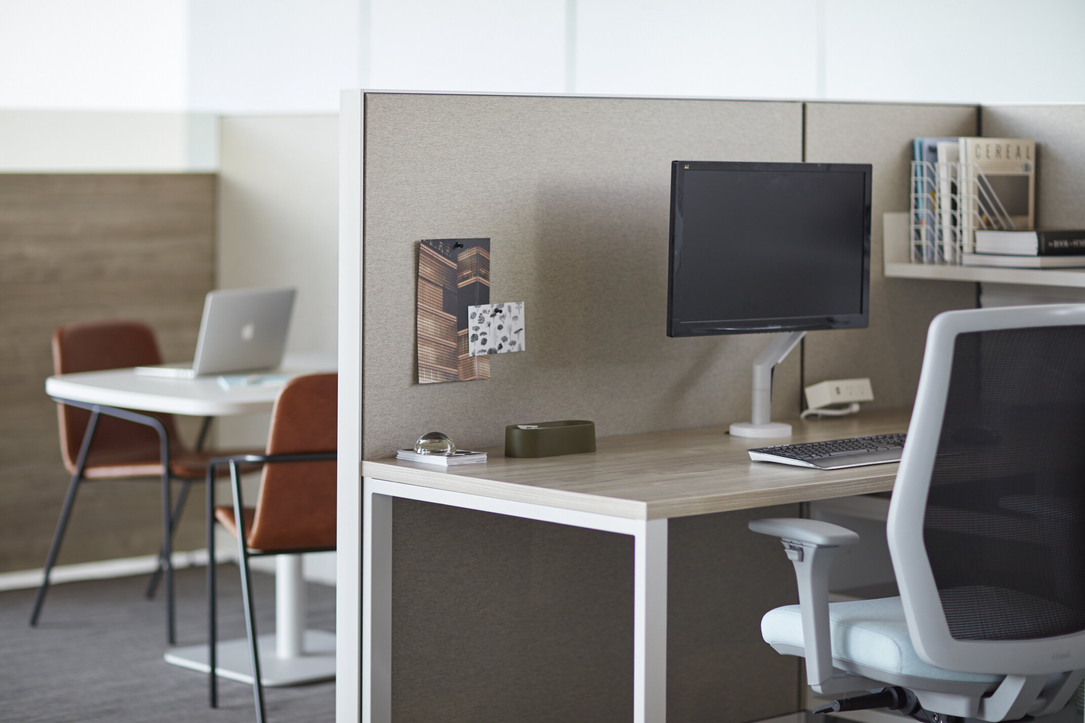 44188395_allsteel_pivot_setting_1.jpg