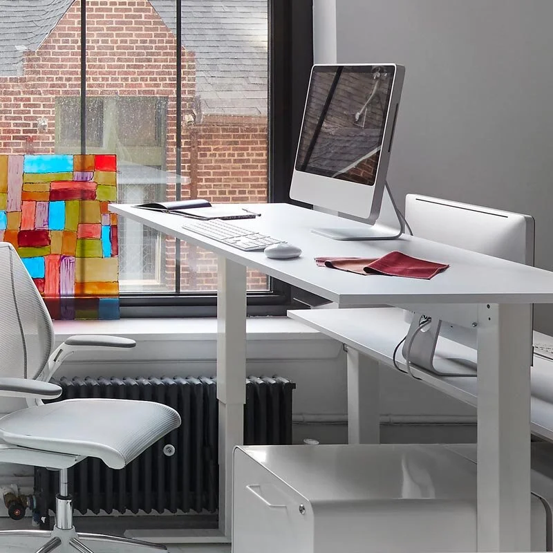 17_humanscale_float_height_adjustable_table_edit3.jpg