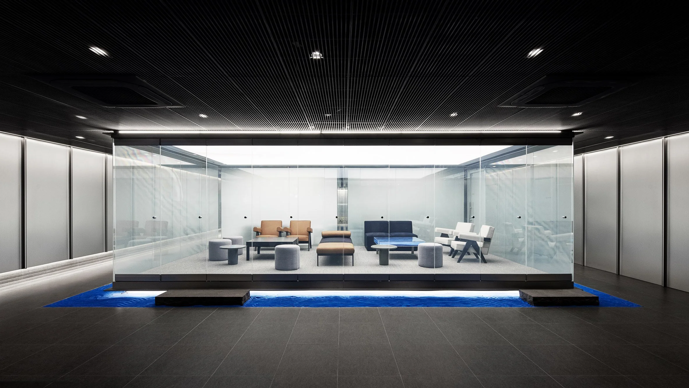 Intg designs Korean bank lounge with "floating meeting room"