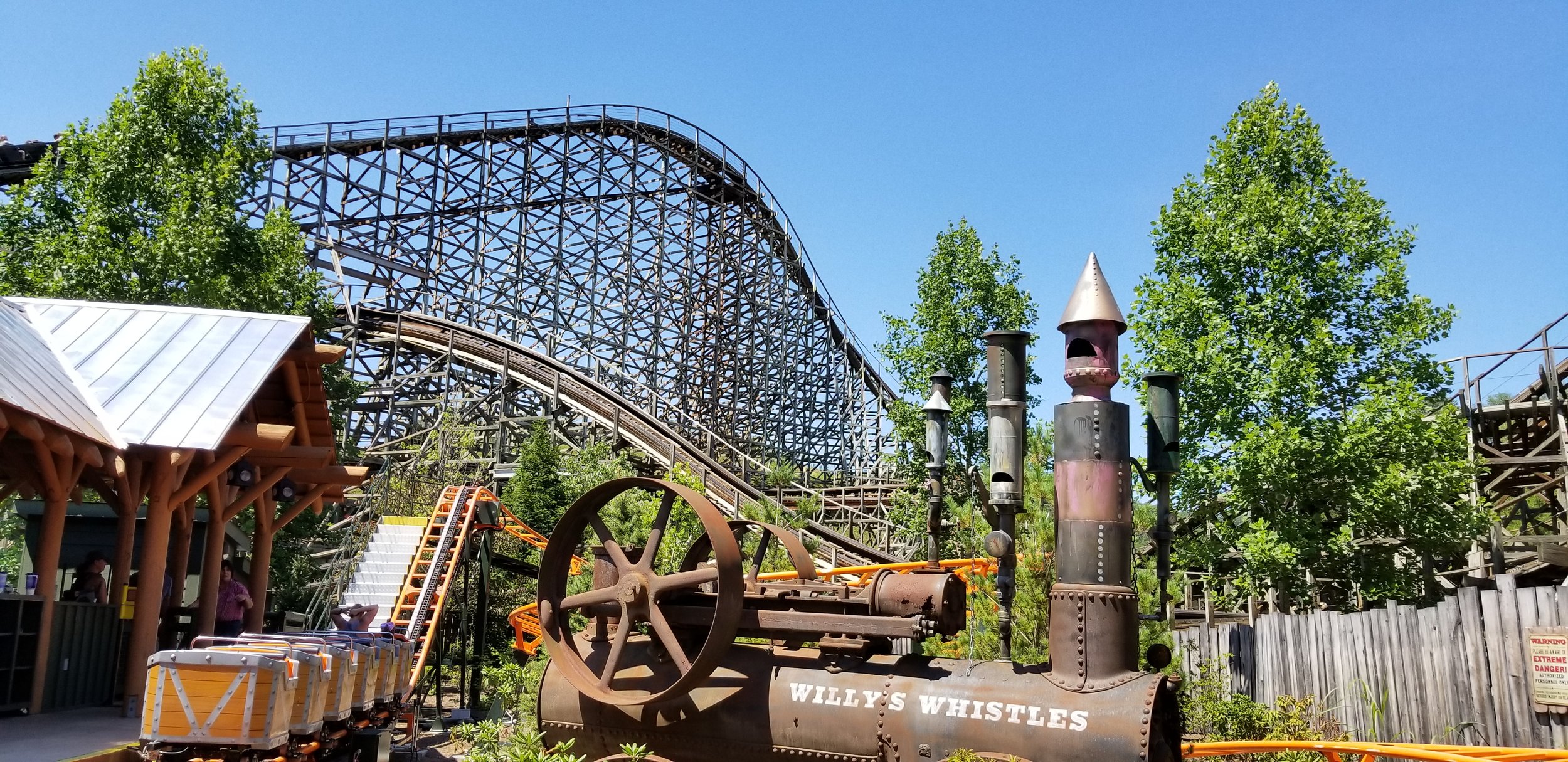  Thunderhead is one of America’s favorite wooden roller coasters. 