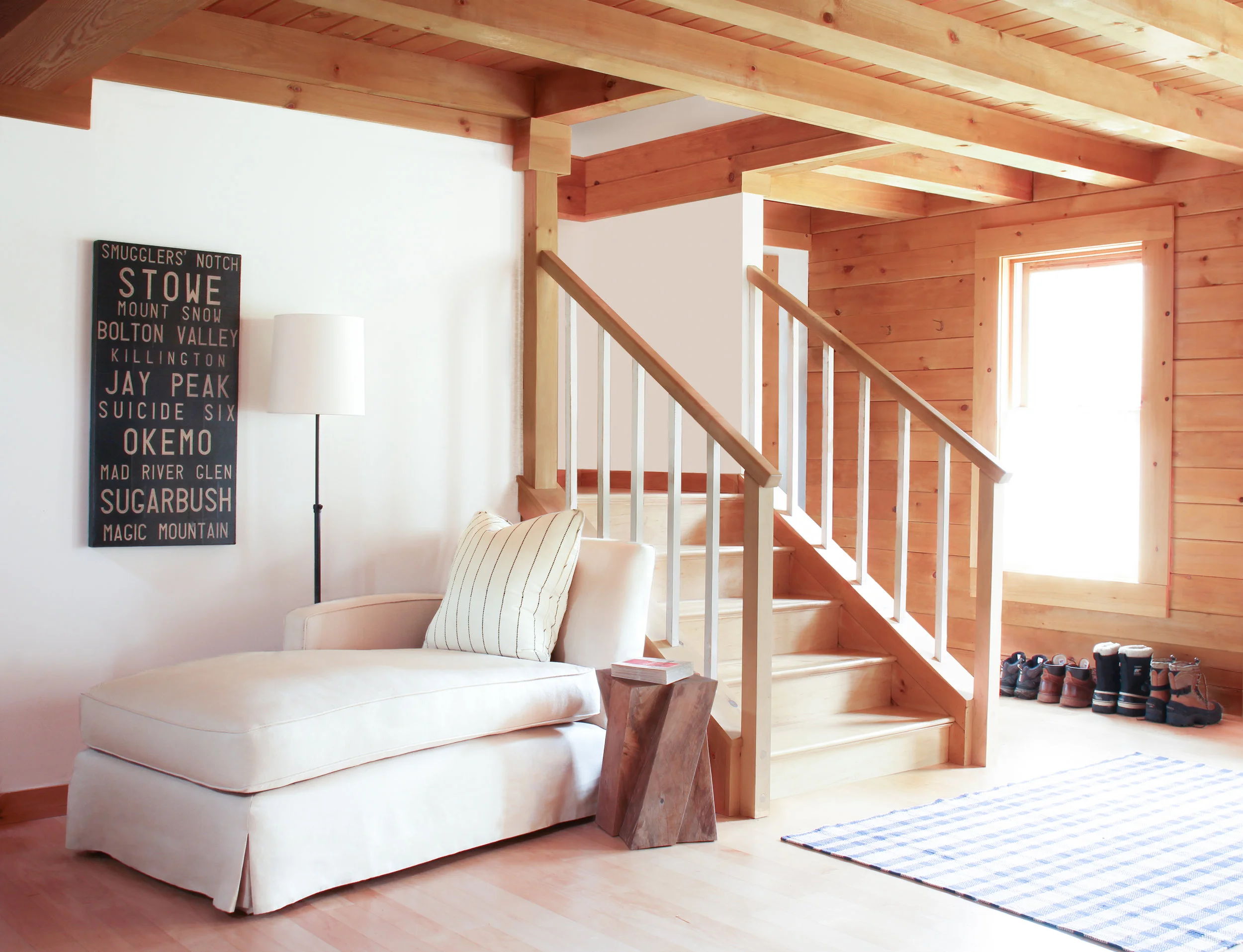 6_StudioMG_Living Room and Entry (2).jpg