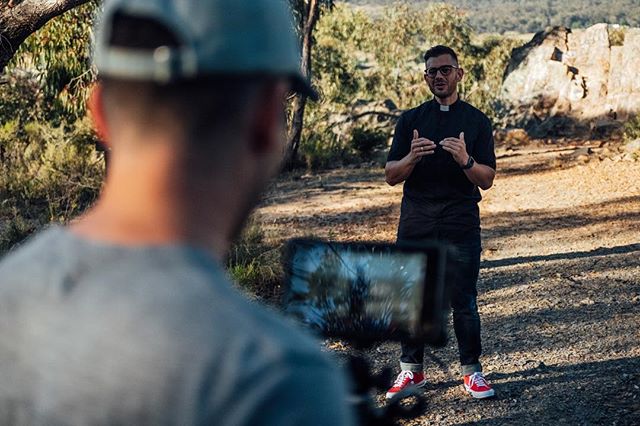 More from filming with @frrobgalea last week for an upcoming music video. Taking advantage of that beautiful morning light to get some awesome visuals. #aquiestoy
📸 @levi_ingram