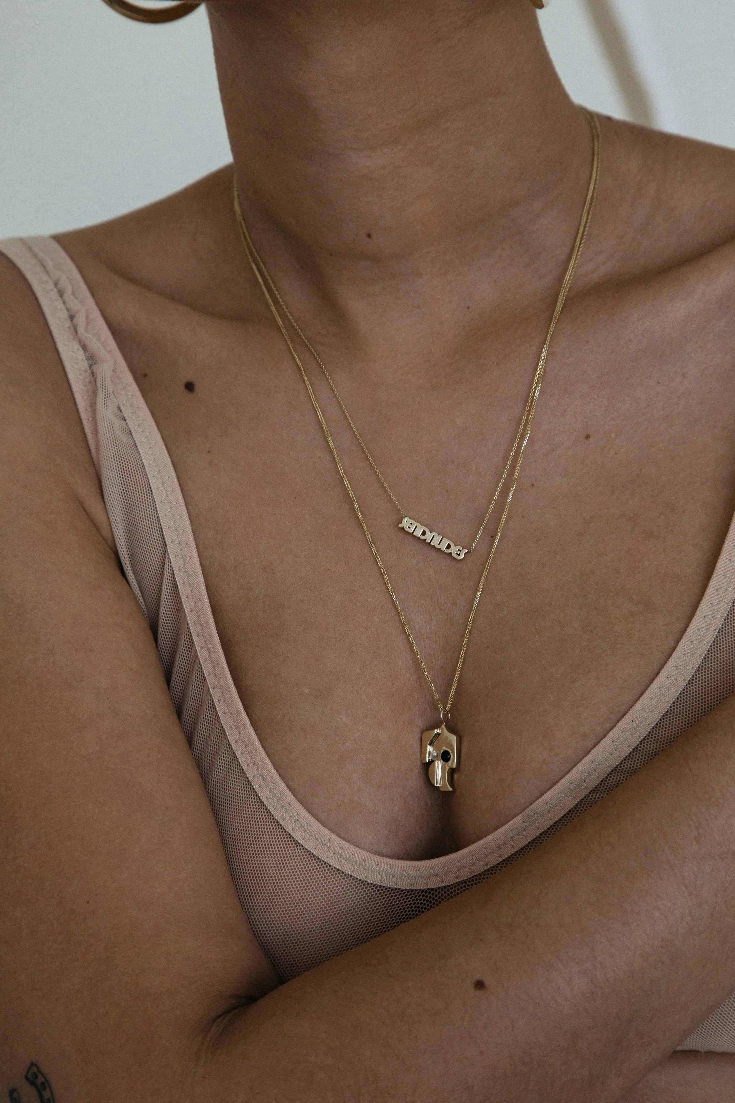 Haati-Chai-SENDNUDES-Pendant-Neckpiece-Kleio-Pendant-Diamond-Cut-Chain-2.JPG