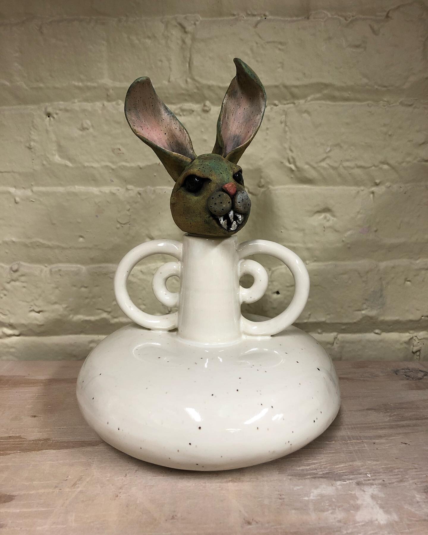 Recent demo🐰  #windycityceramics #madeinaskutt #chicagoceramics #chicagoartist #lagunaclay #pottery #ceramics #slabbuilt 
#pinchpot #drinkware #bunnyart  #chicagopottery