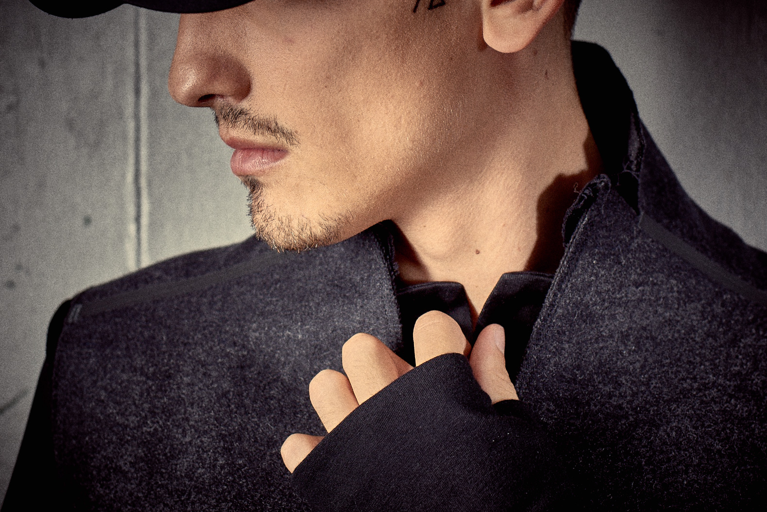 powha-heavy-wool-overcoat-4
