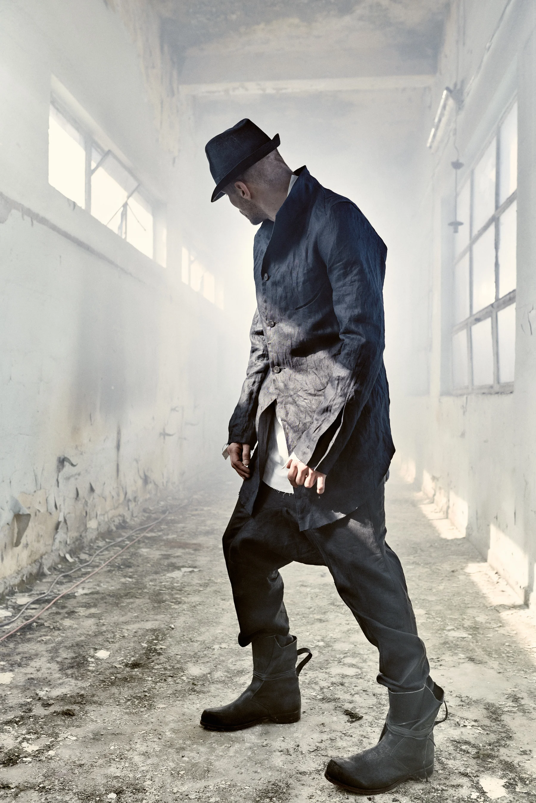 powha-boiled-linen-black-jacket-2