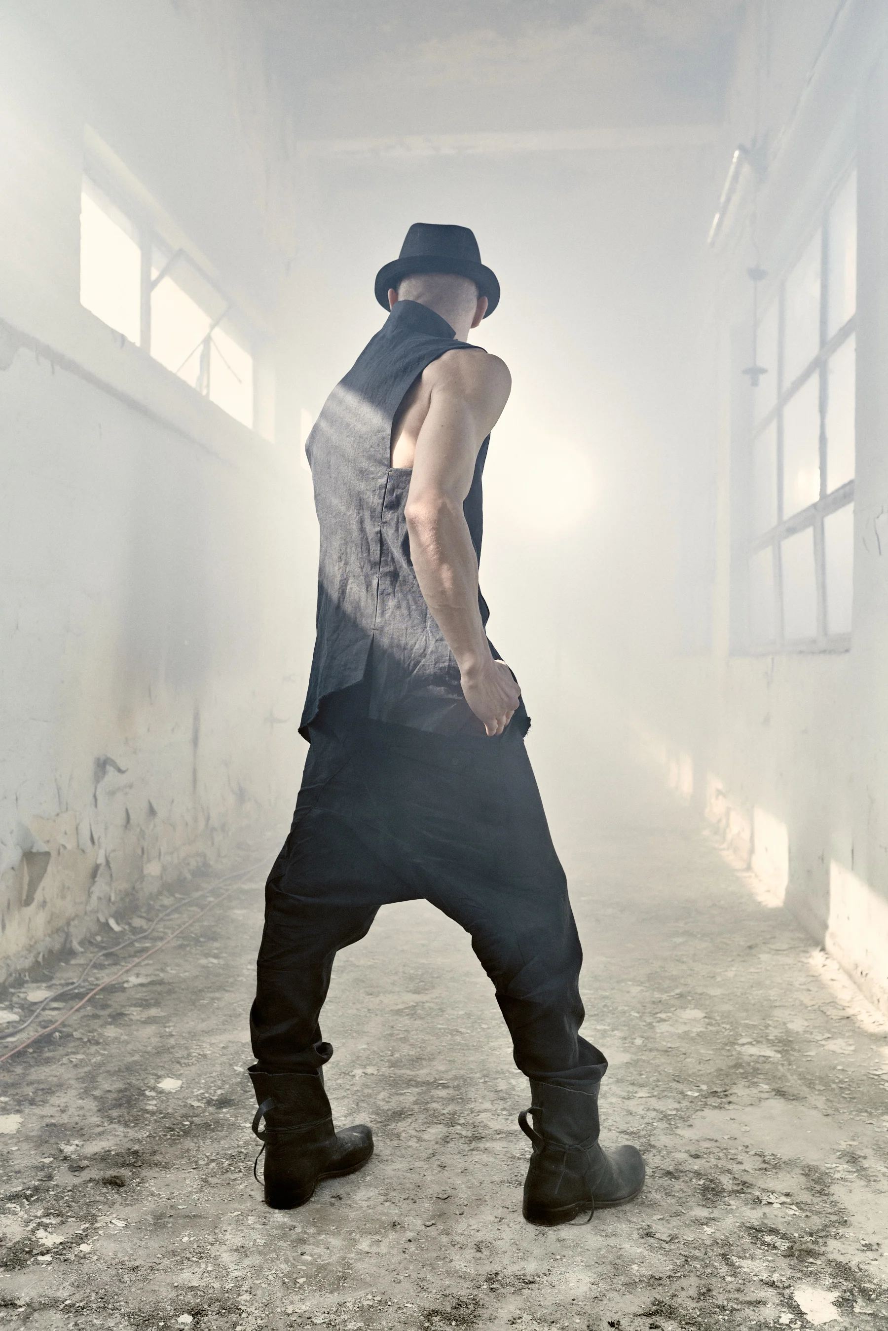 powha-linen-black-vest-1