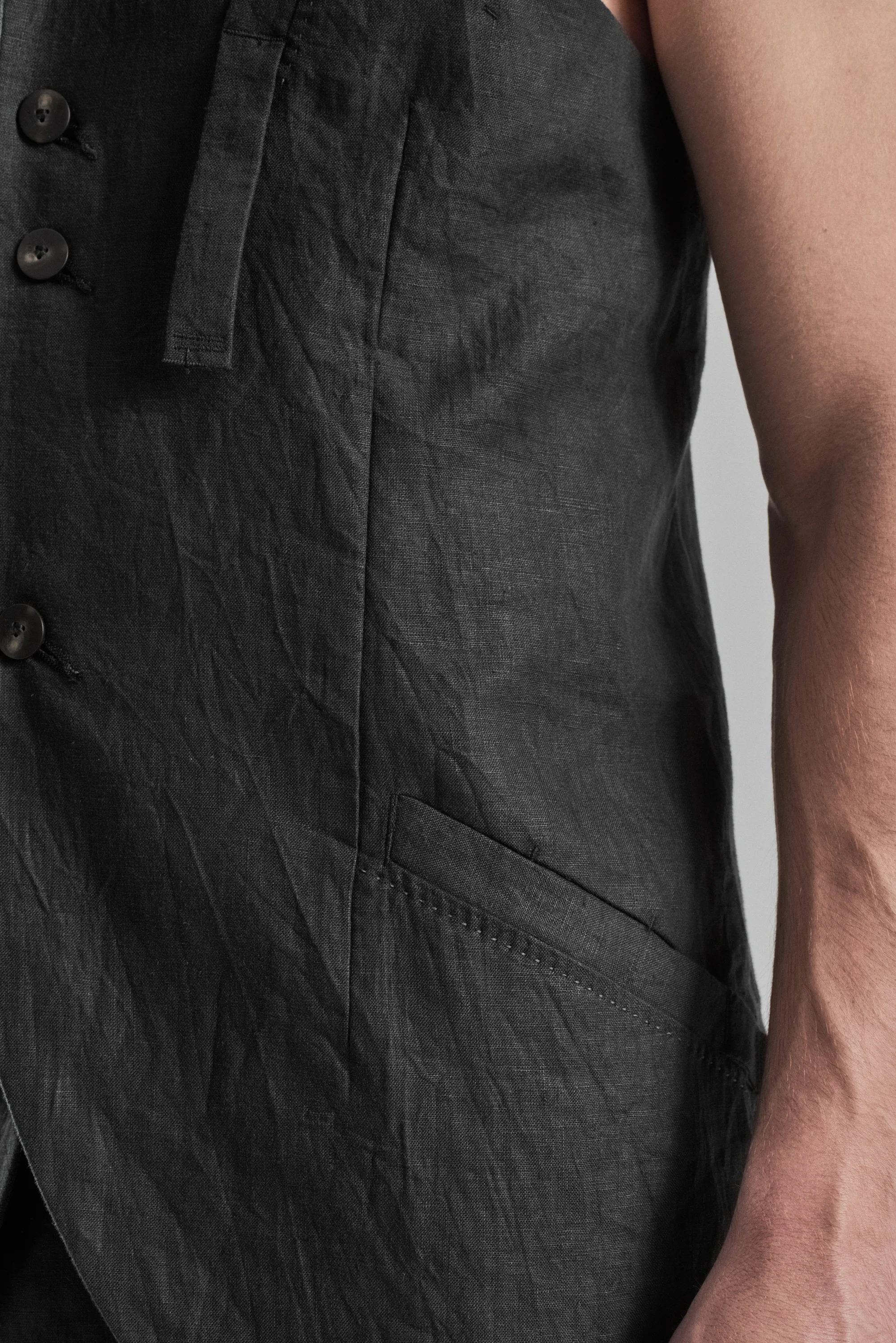 powha-black-linen-vest-5