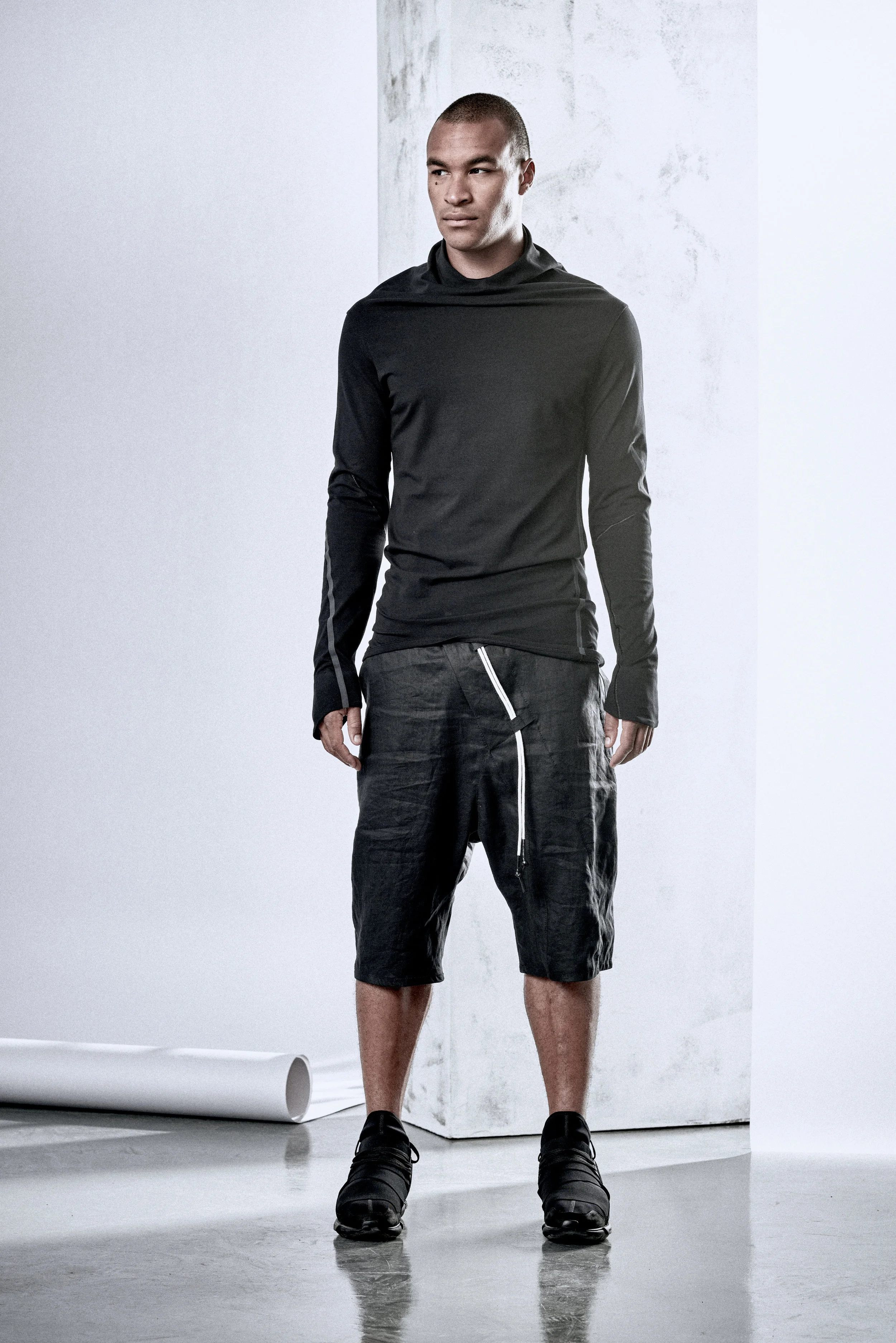 powha-long-sleeved-black-urban-top-8