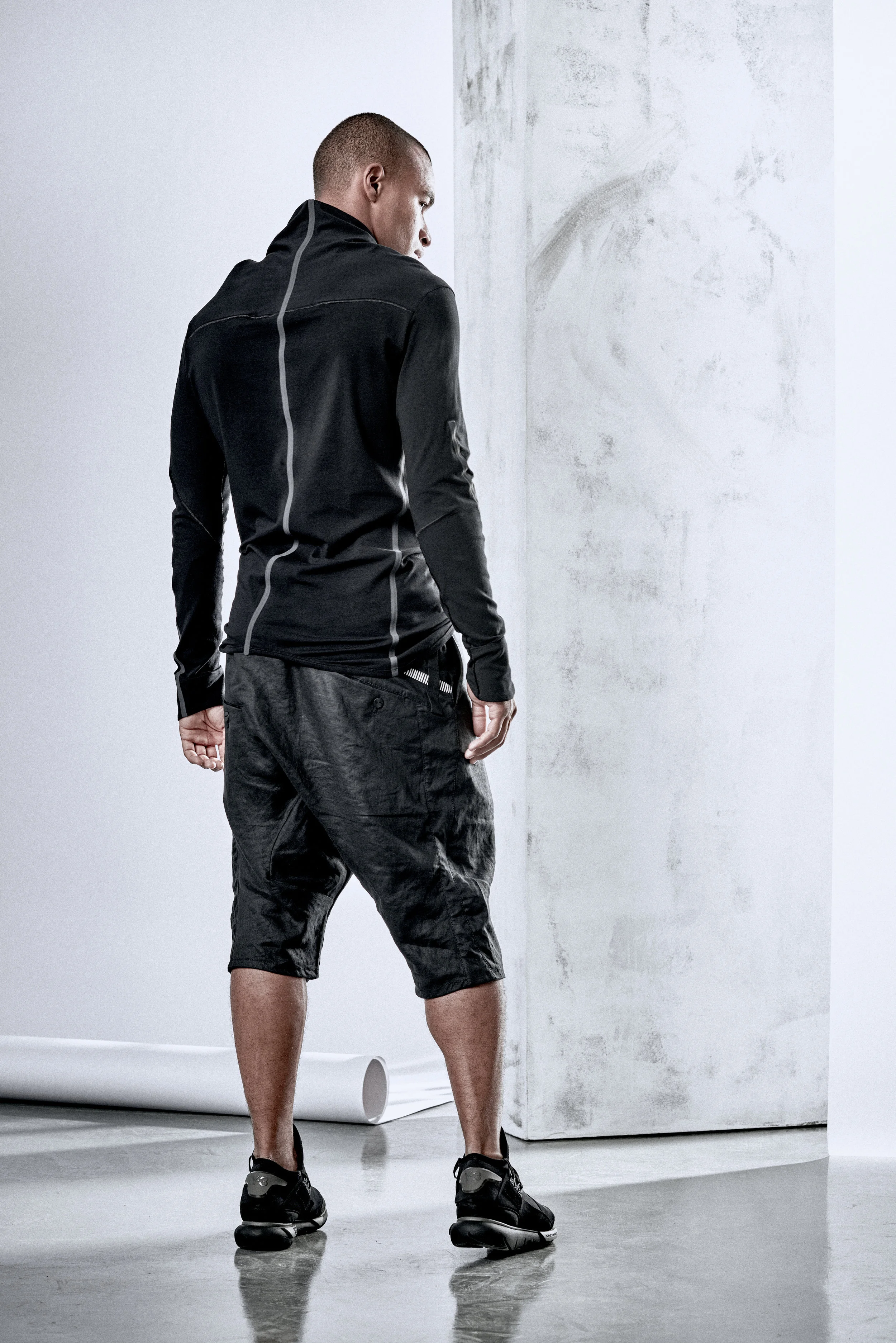 powha-long-sleeved-black-urban-top-9
