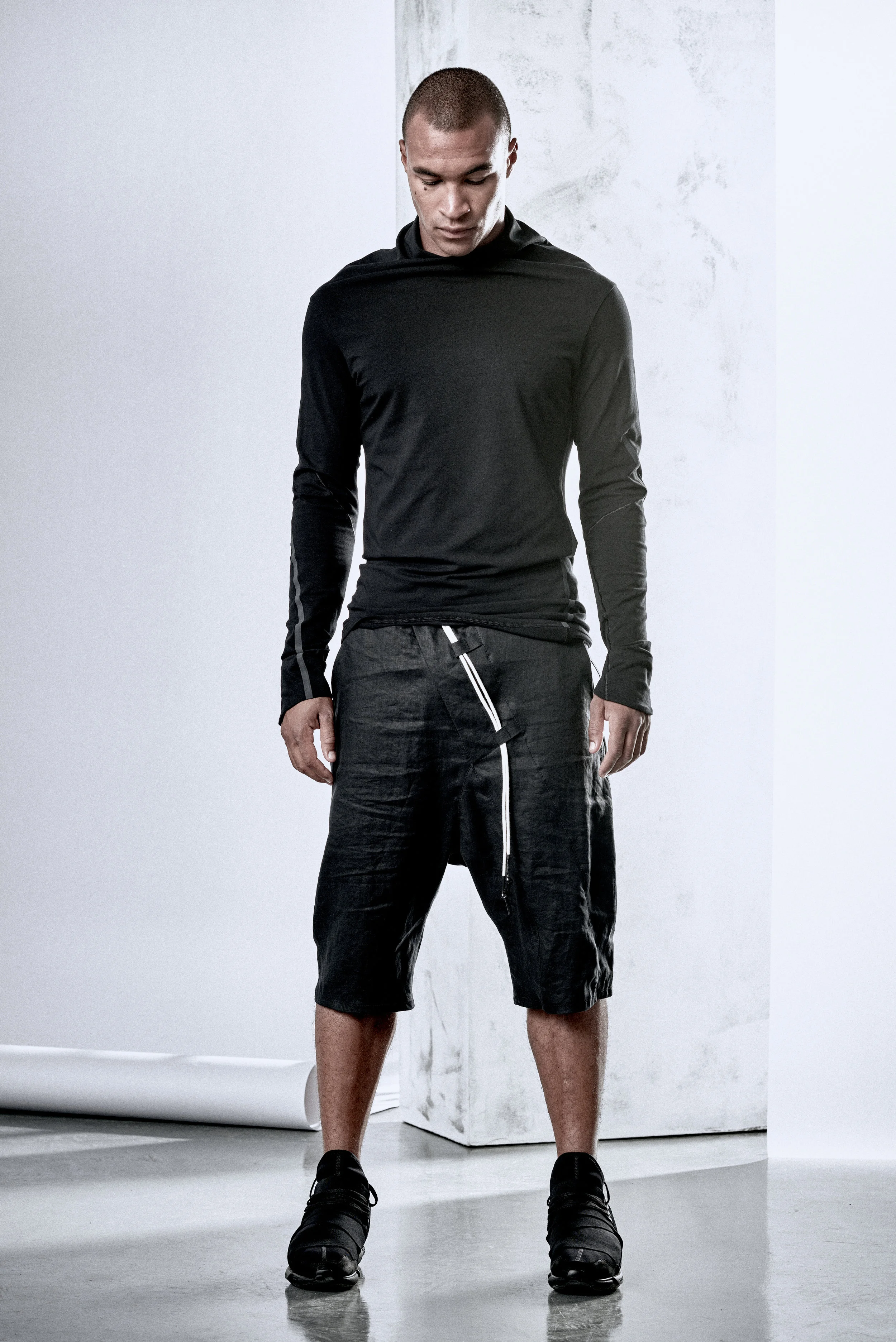 powha-long-sleeved-black-urban-top-10