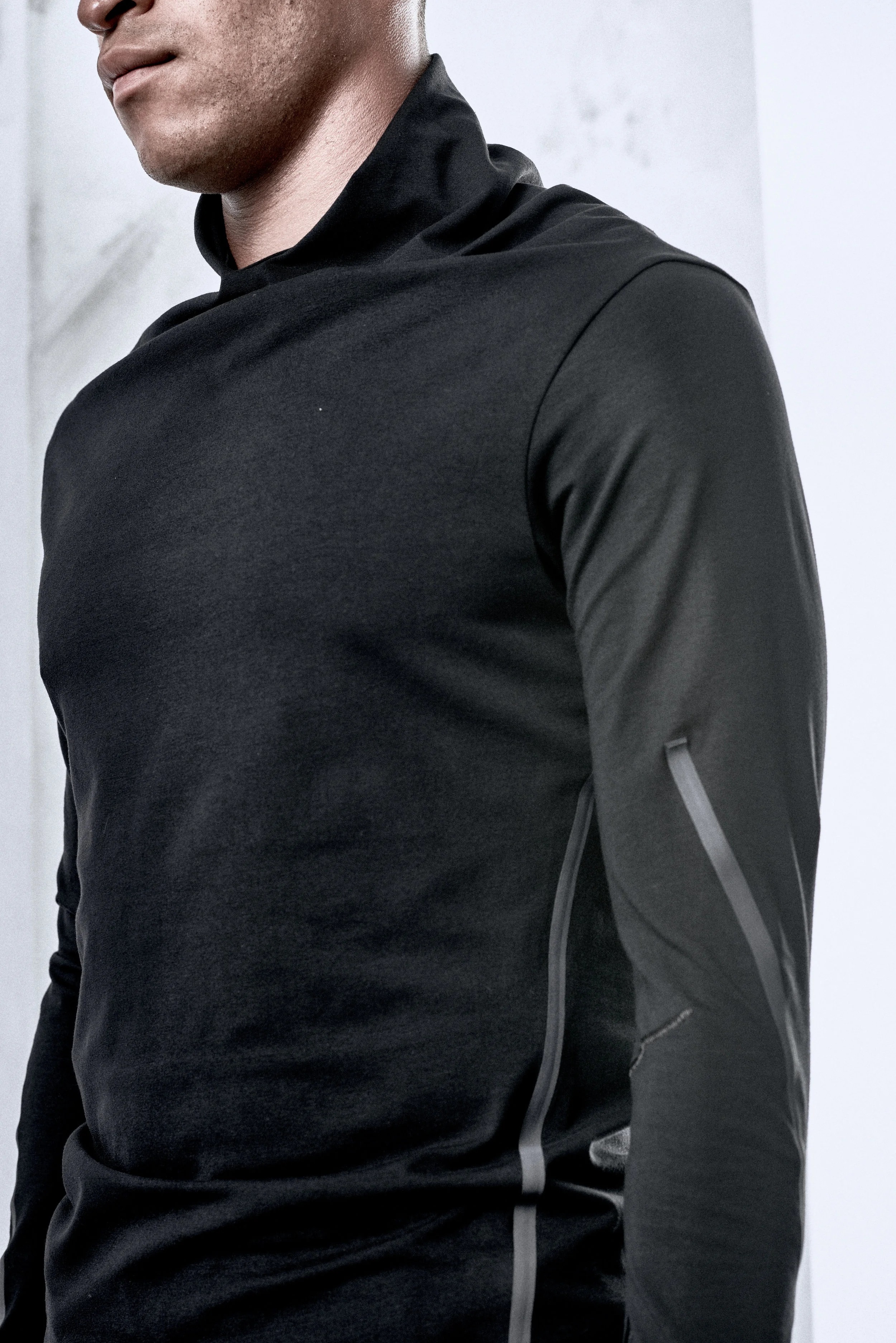 powha-long-sleeved-black-urban-top-5