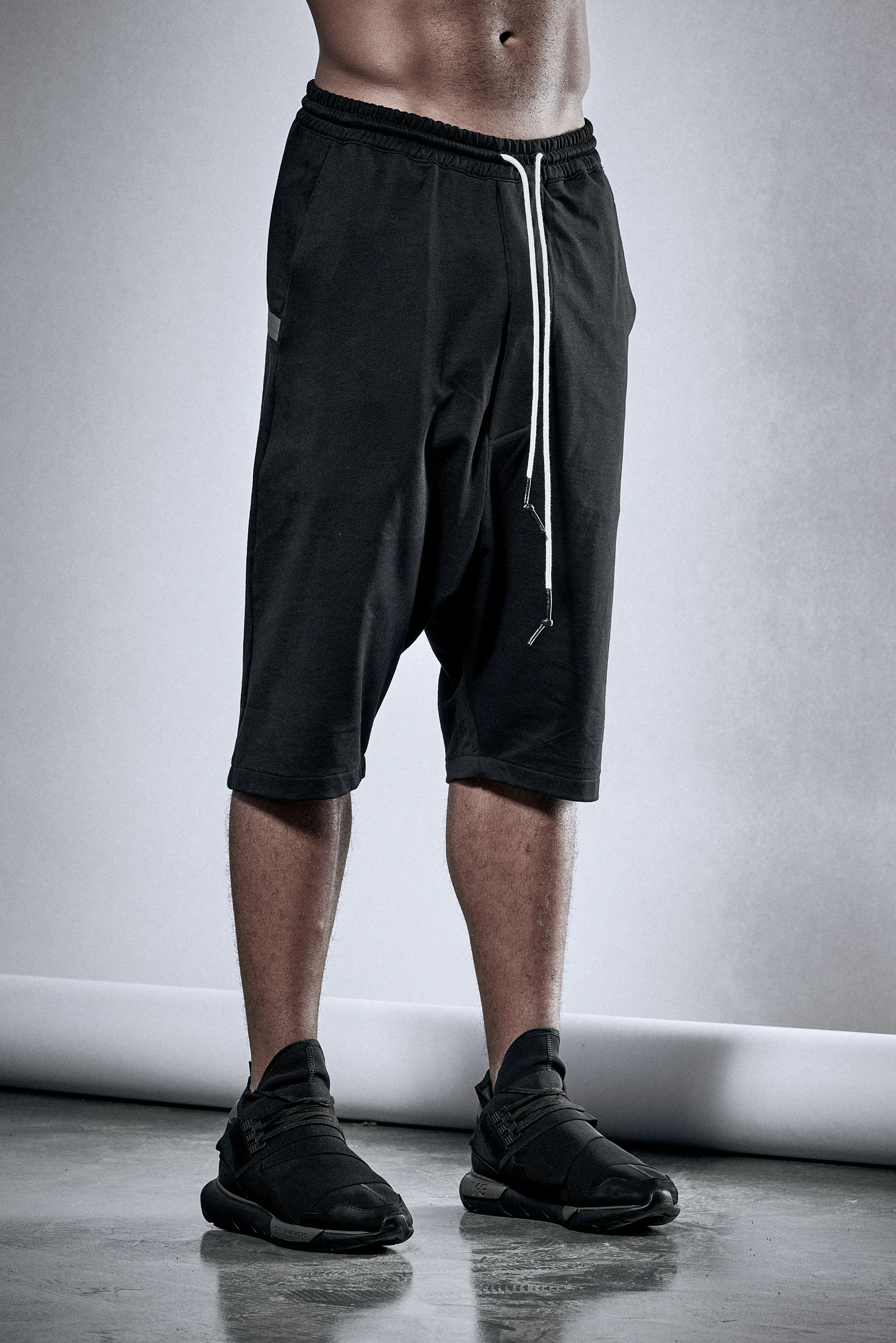 powha-black-bonded-cotton-shorts-2