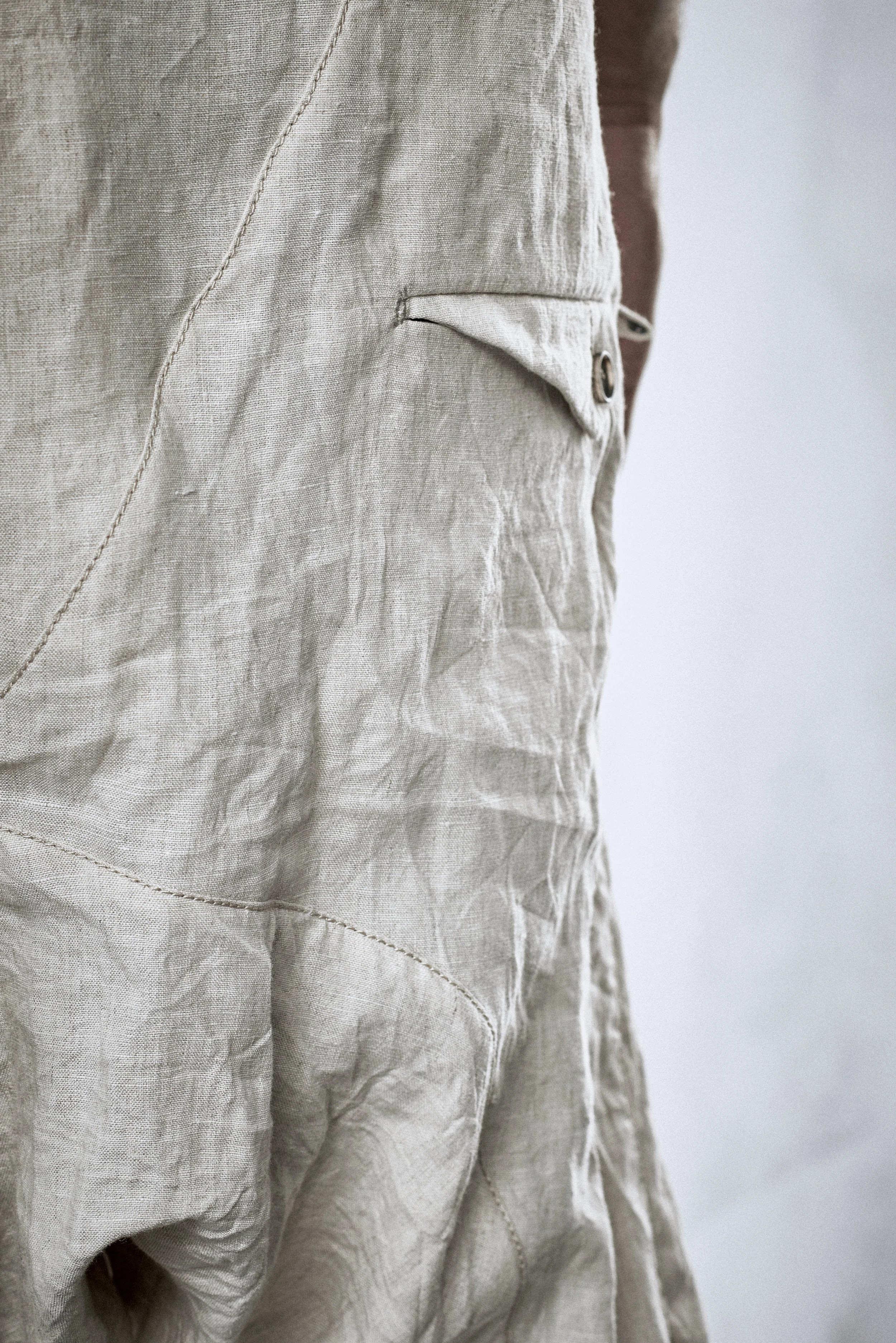 powha-natural-boiled-linen-shorts-9