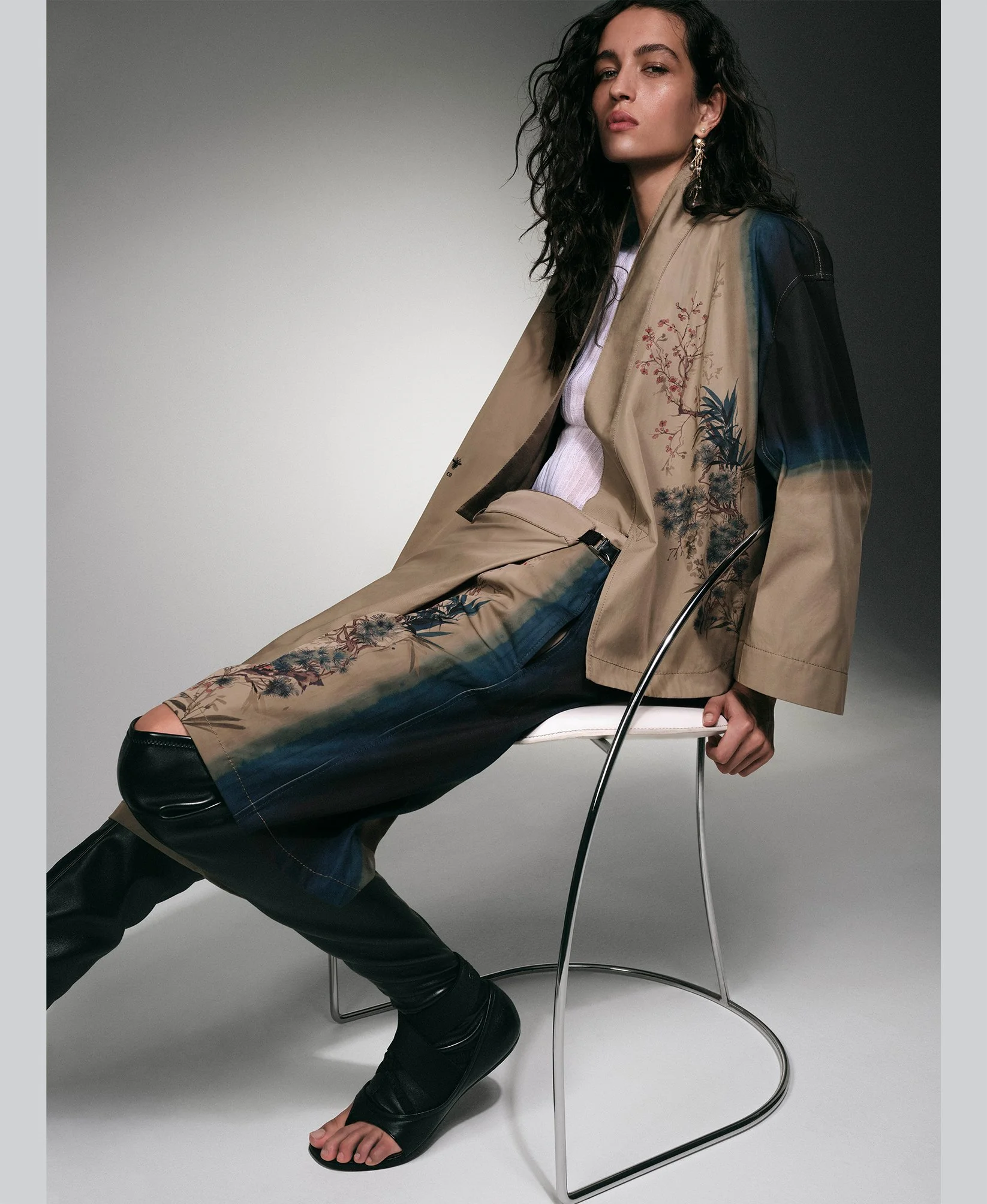 049_p05_Vogue Australia, En Balance, July 2025.jpg