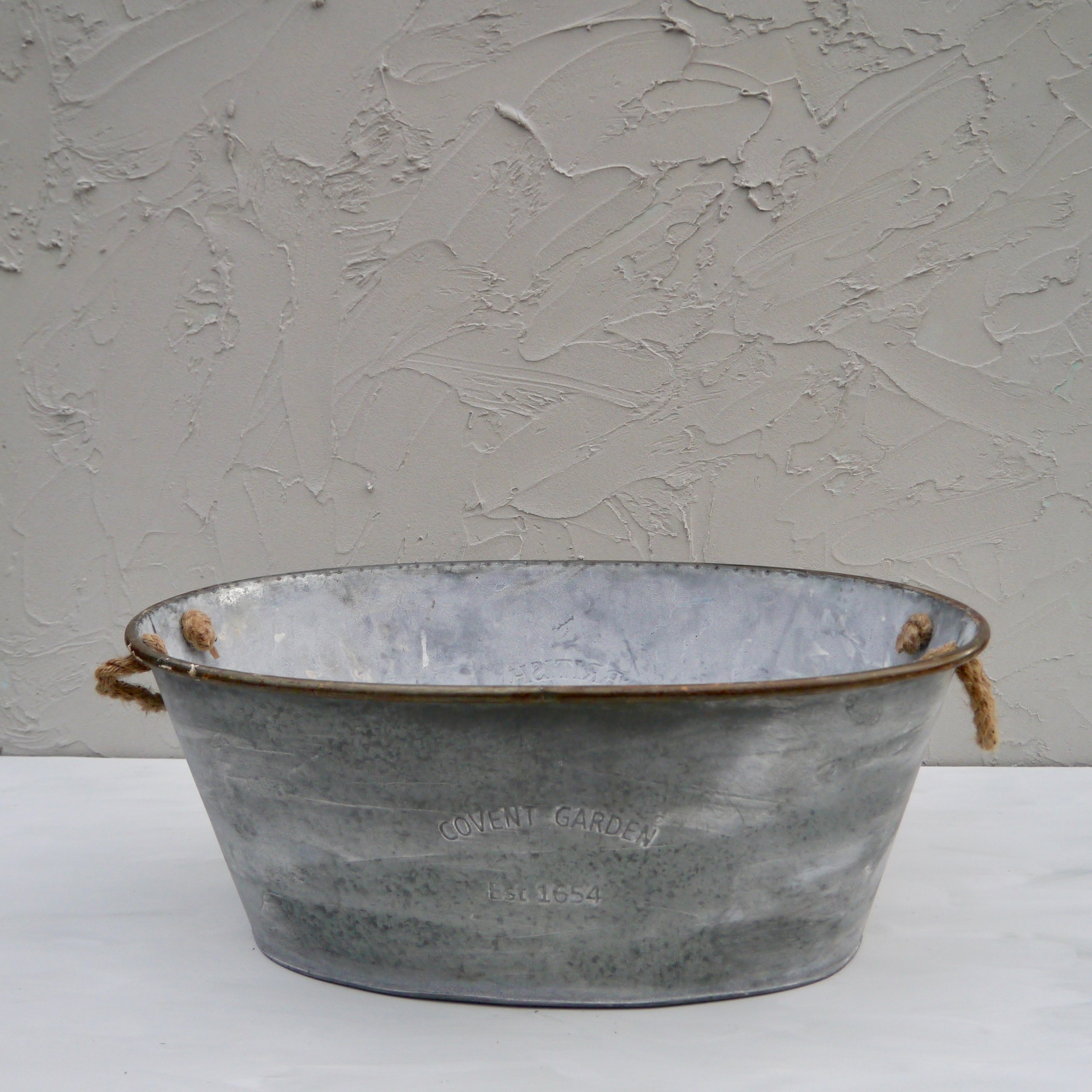 Galvenised trug