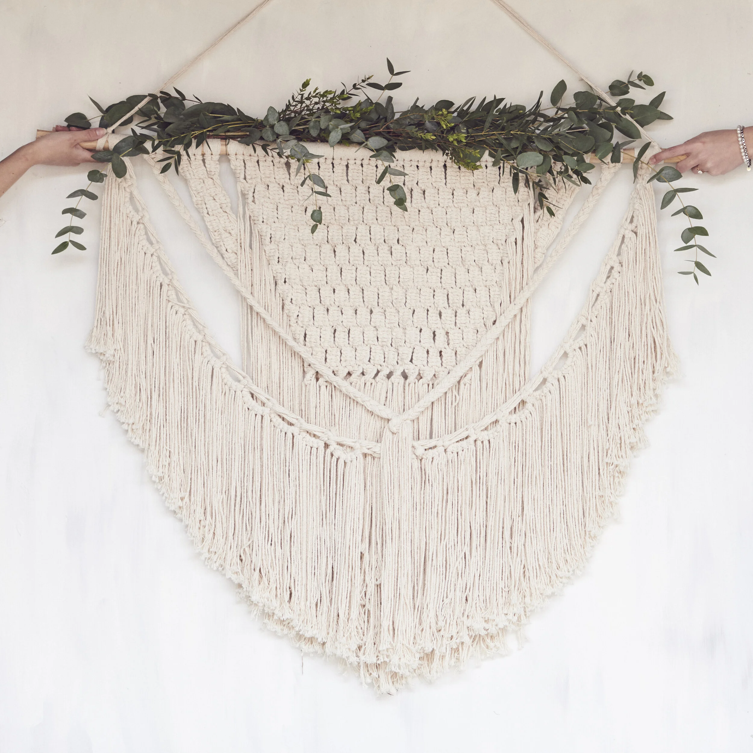 Macrame ceremony hanging