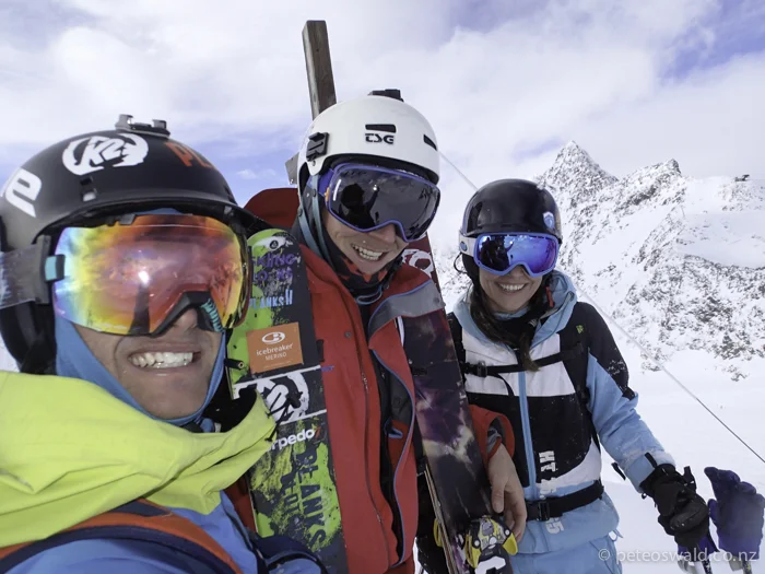(L-R) Myself, Lukas Zoegernitz & Claudia Klobasa on top of a hike just before an awesome, totally fresh run