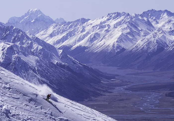 Hamish slaying the ridge in front of Mt Cook, NZ’s highest mountain
