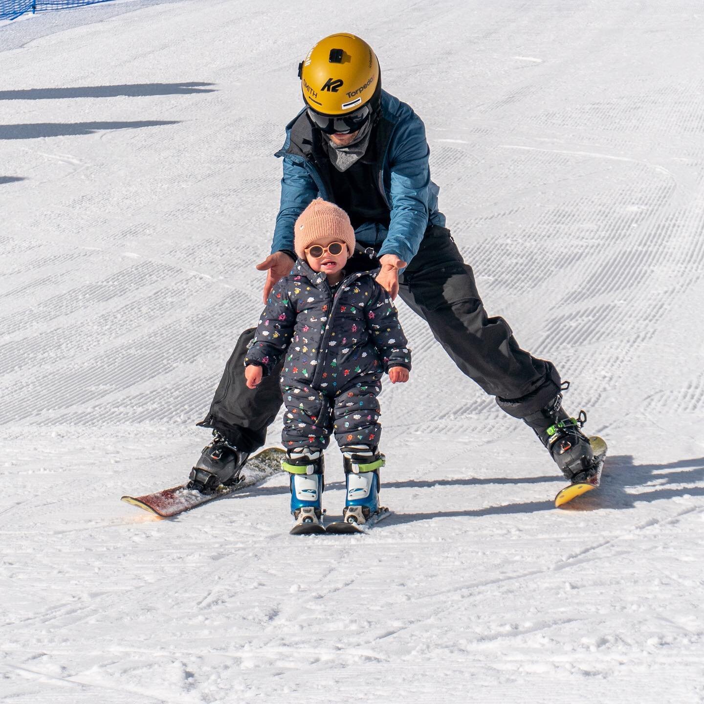 Turns out the stoke of skiing is infectious... Proud Dada. I miss winter...

Photo: @little_difference