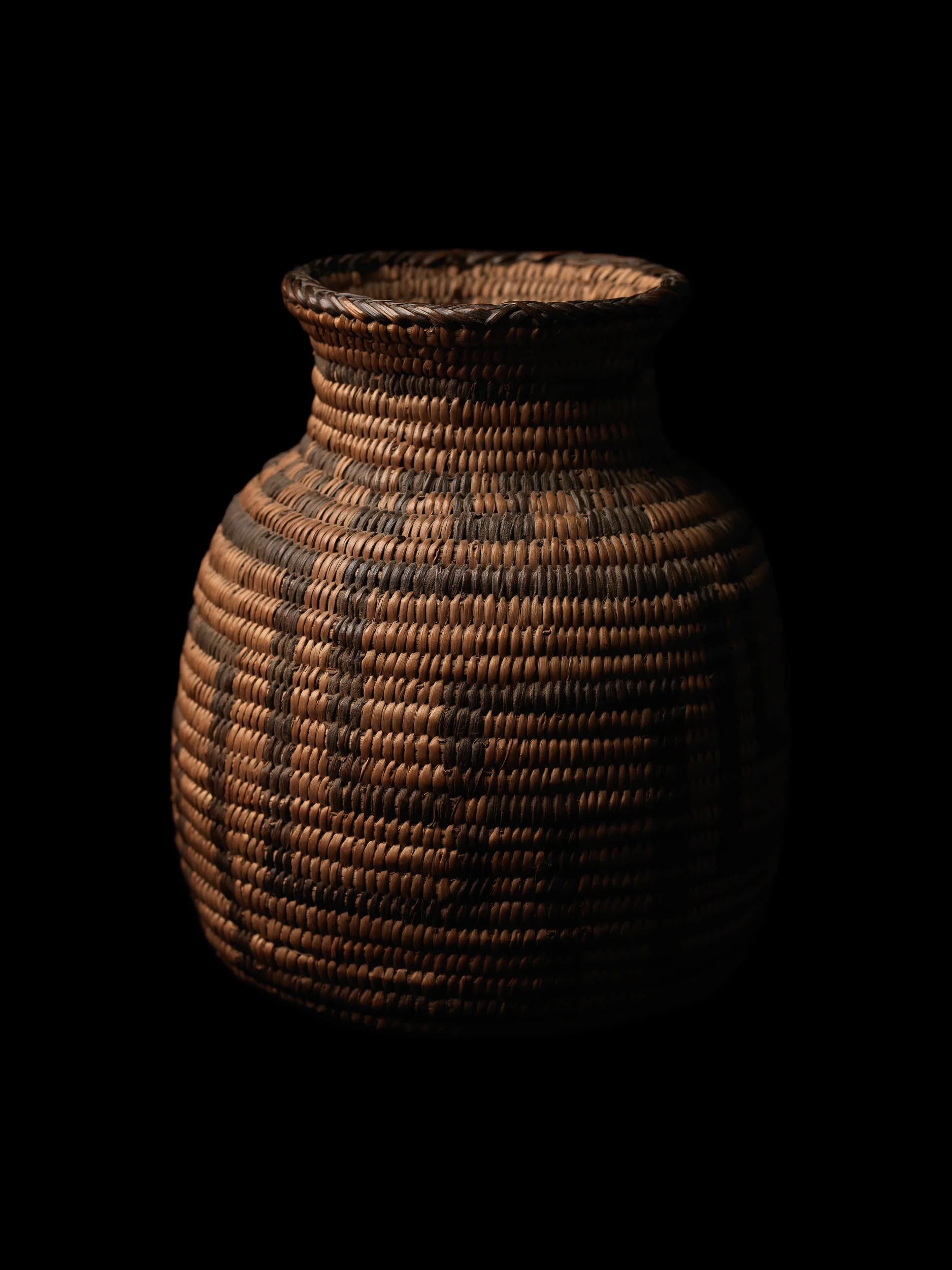 Bottle-shaped basketwork container Southern Arizona, USA, Navajo People, 19th century oven grasses South Australian Museum, Adelaide