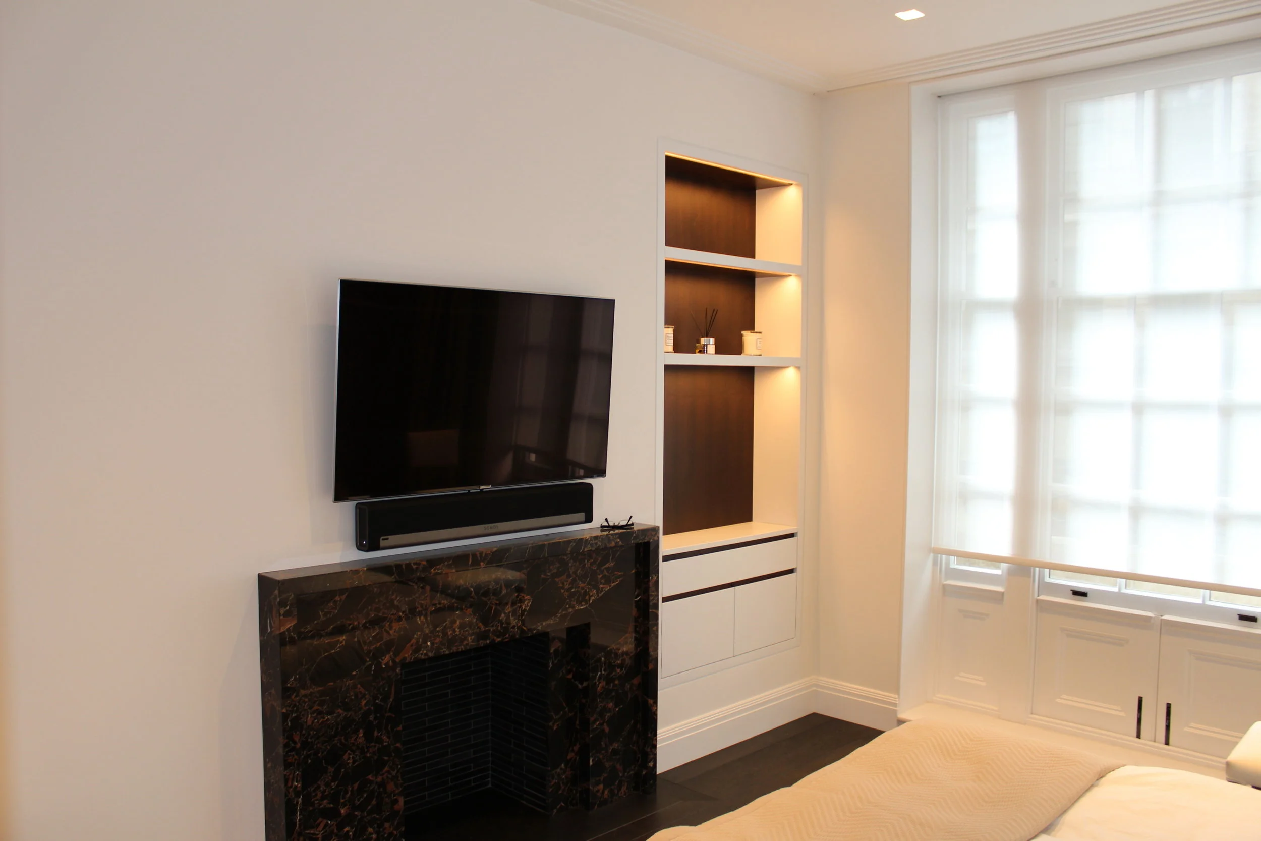 Alcove dressing table 2.JPG