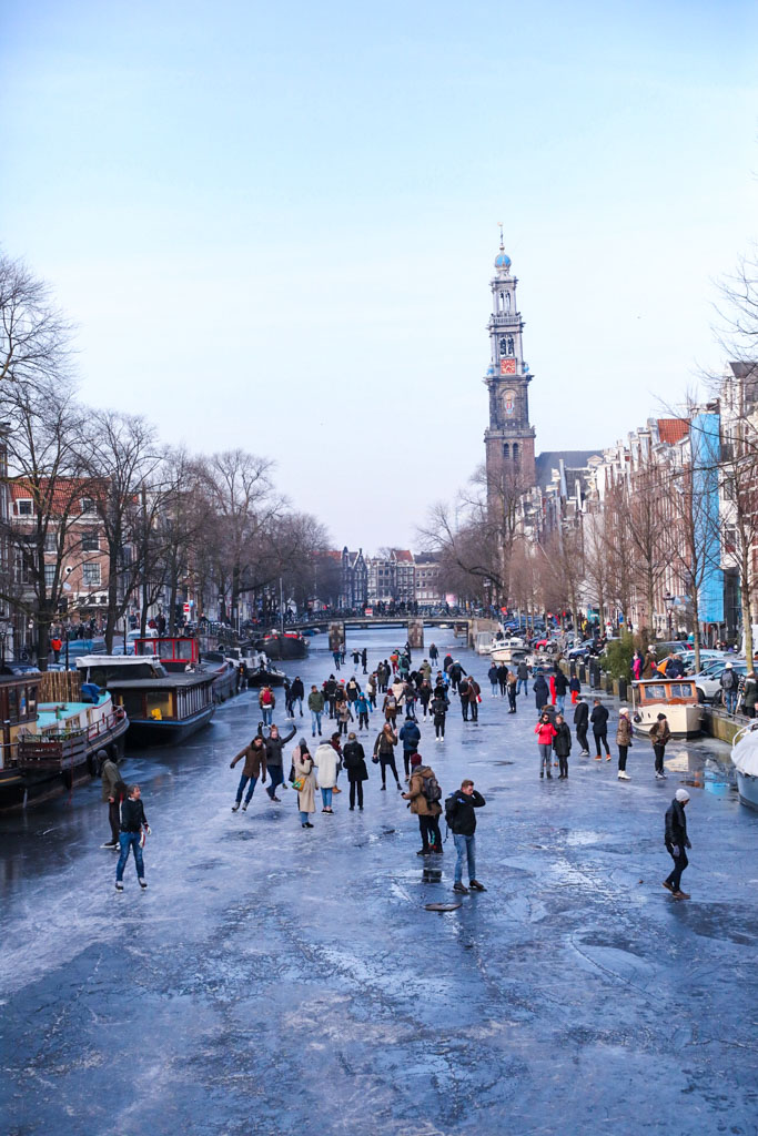 LilyWanderlust-Amsterdam-Frozen-Canals-13.jpg