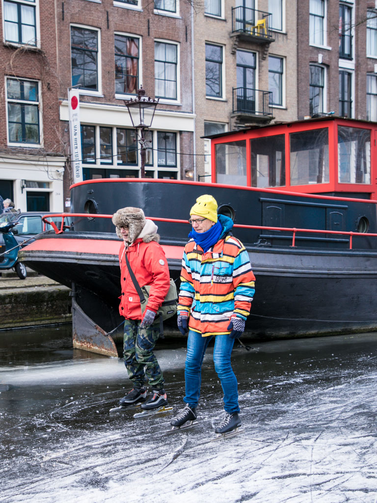 LilyWanderlust-Amsterdam-Frozen-Canals-49.jpg