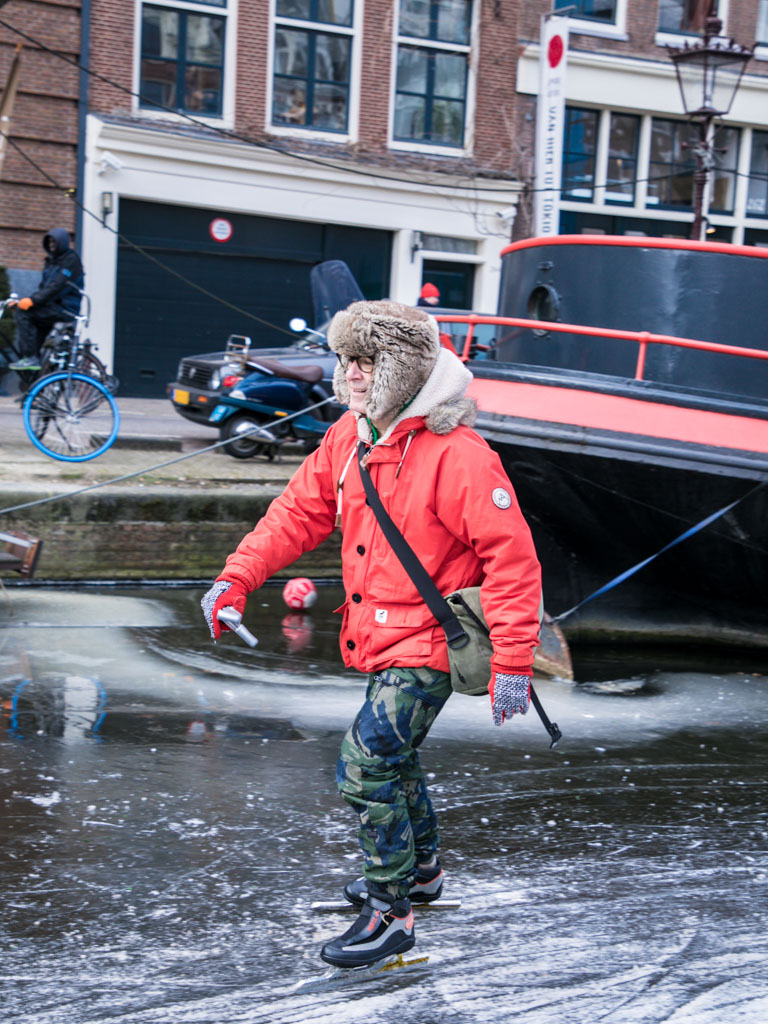 LilyWanderlust-Amsterdam-Frozen-Canals-53.jpg
