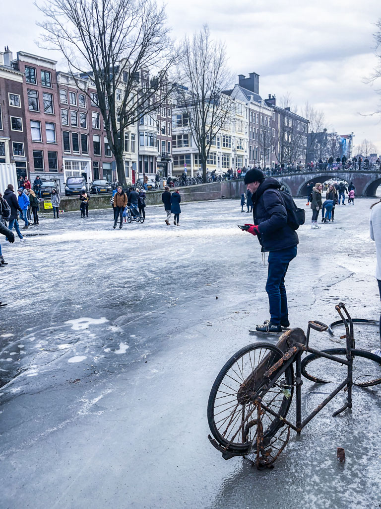 LilyWanderlust-Amsterdam-Frozen-Canals-59.jpg