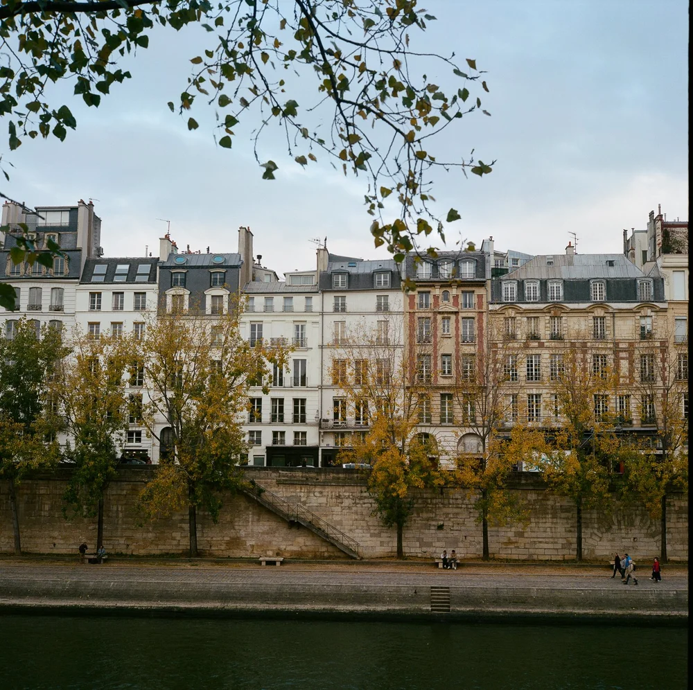 LilyWanderlust-Paris-Autumn-Rolleiflex-Kodak-Portra400©LilyHeaton2024-1.jpg