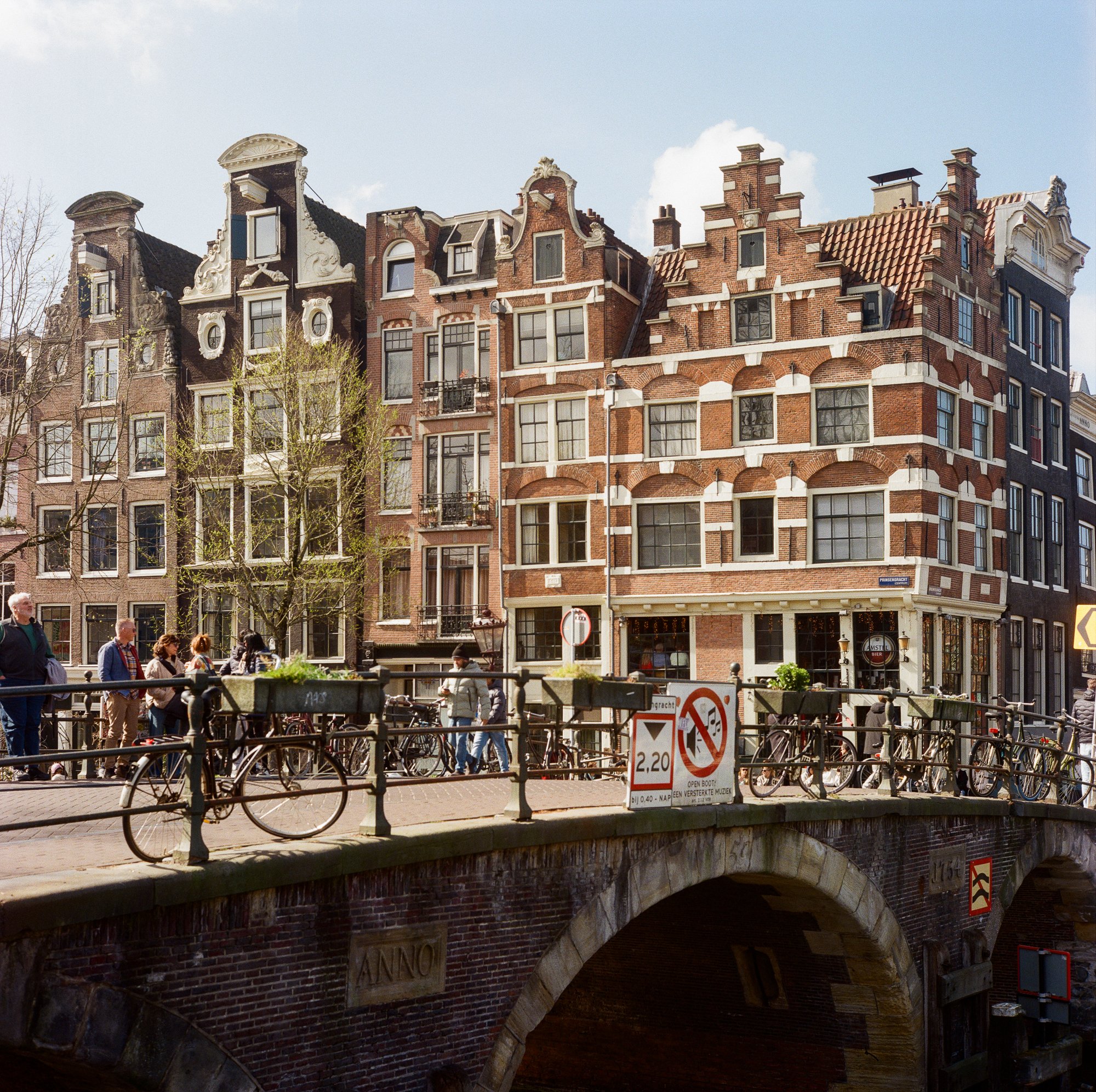 LilyWanderlust-Amsterdam-Rolleiflex-Lomo400-Spring-2025-©LilyHeaton-07.jpg