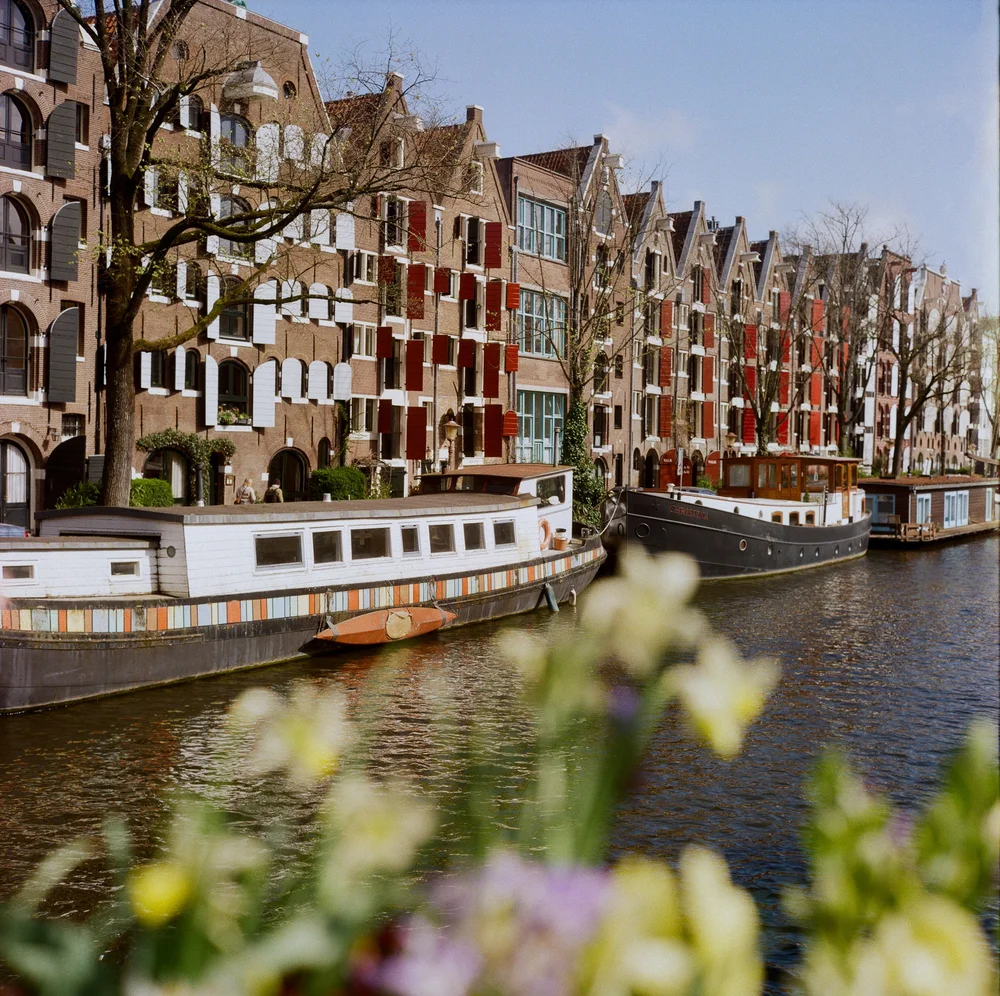 LilyWanderlust-Amsterdam-Rolleiflex-Lomo400-Spring-2025-©LilyHeaton-10.jpg