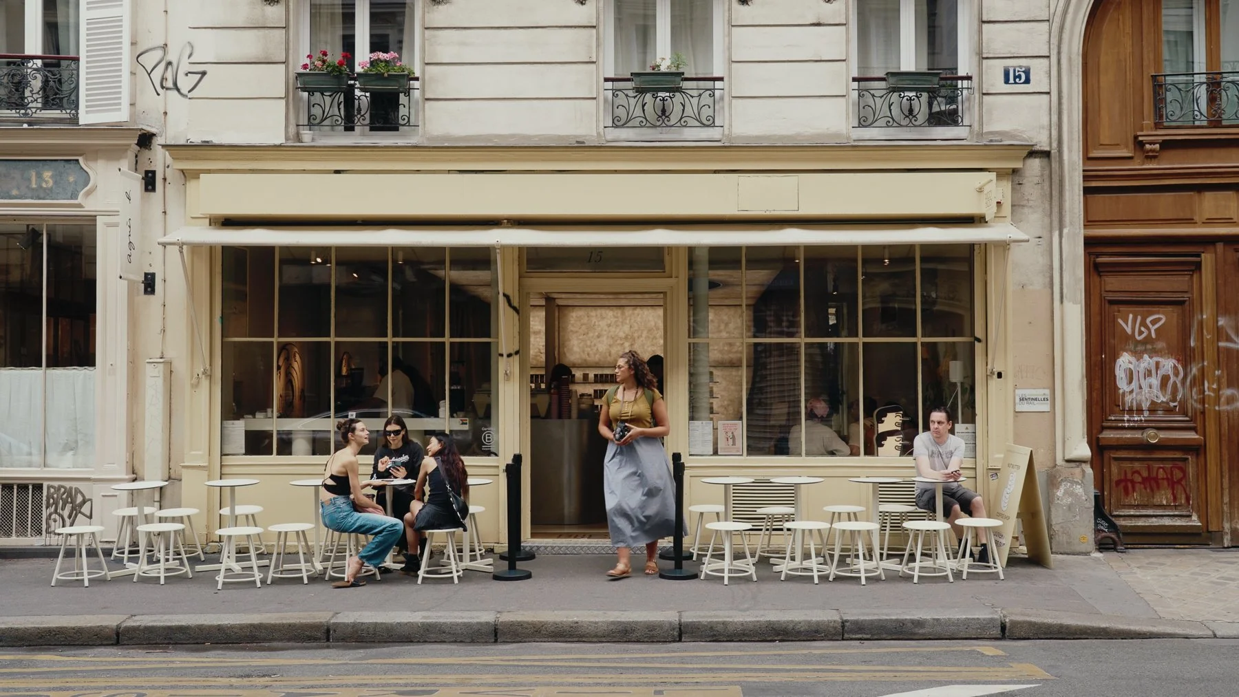 LilyWanderlust-Paris-Canal-Saint-Martin-Photowalk-©Lily Heaton 2025-14.jpg