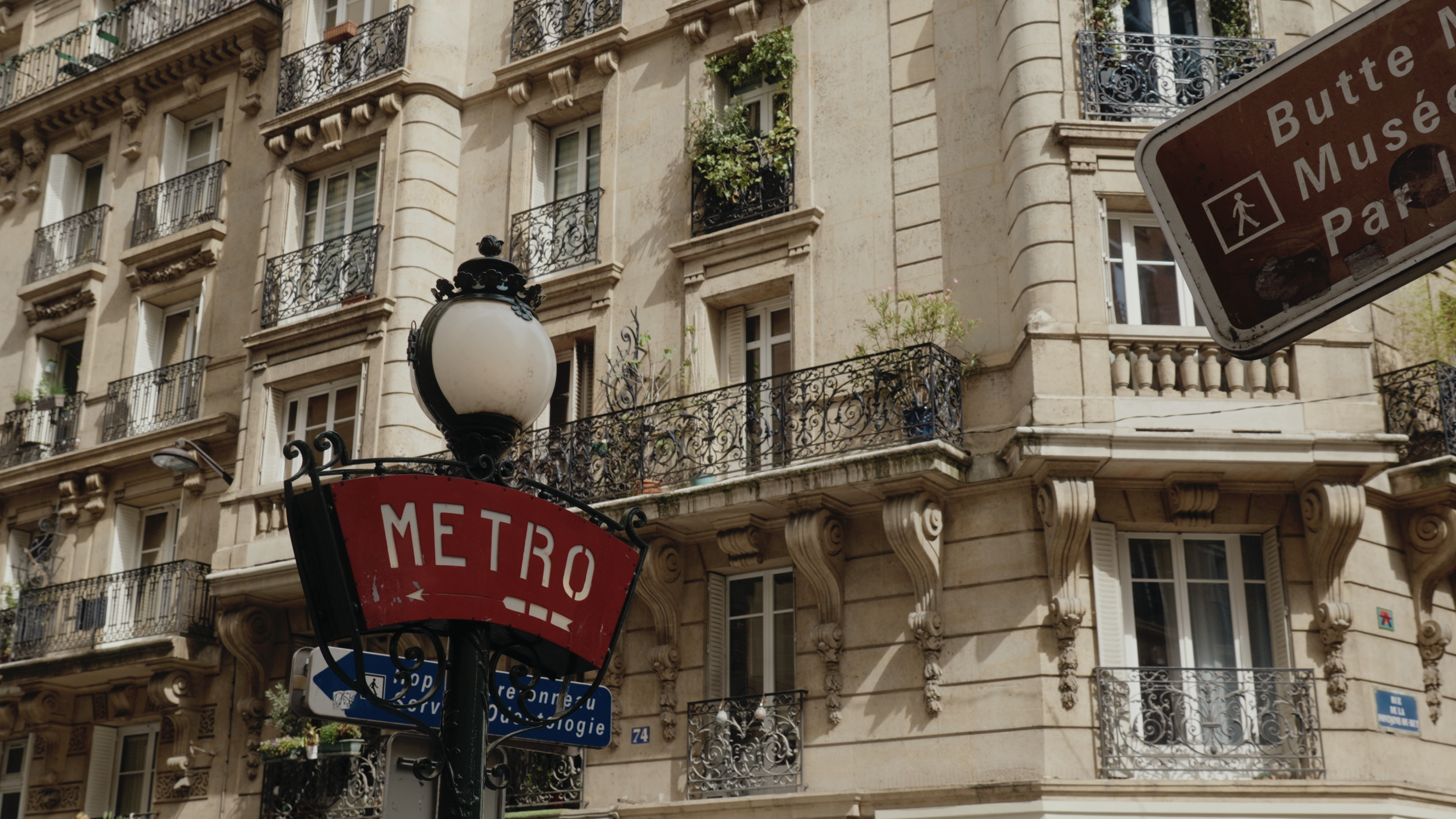 LilyWanderlust_Paris_Montmartre_2025-10.png