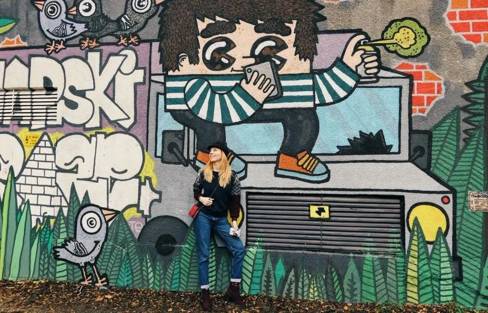 Предай нататък с Cards2Go