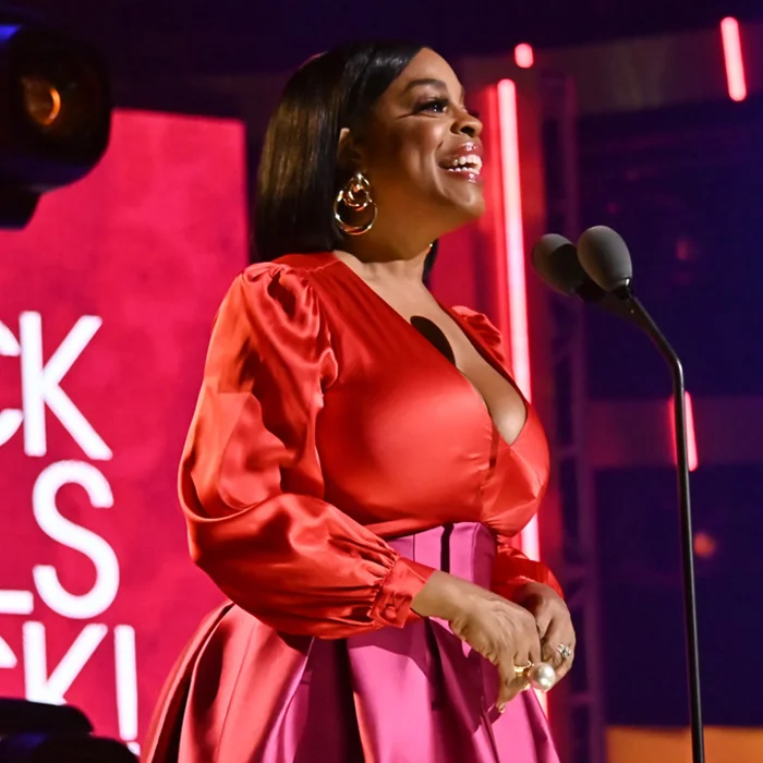 Niecy Nash looks gorgeous onstage hosting Black Girls Rock 2019 at NJPAC in Newark, New Jersey (Photo Credit: Getty)