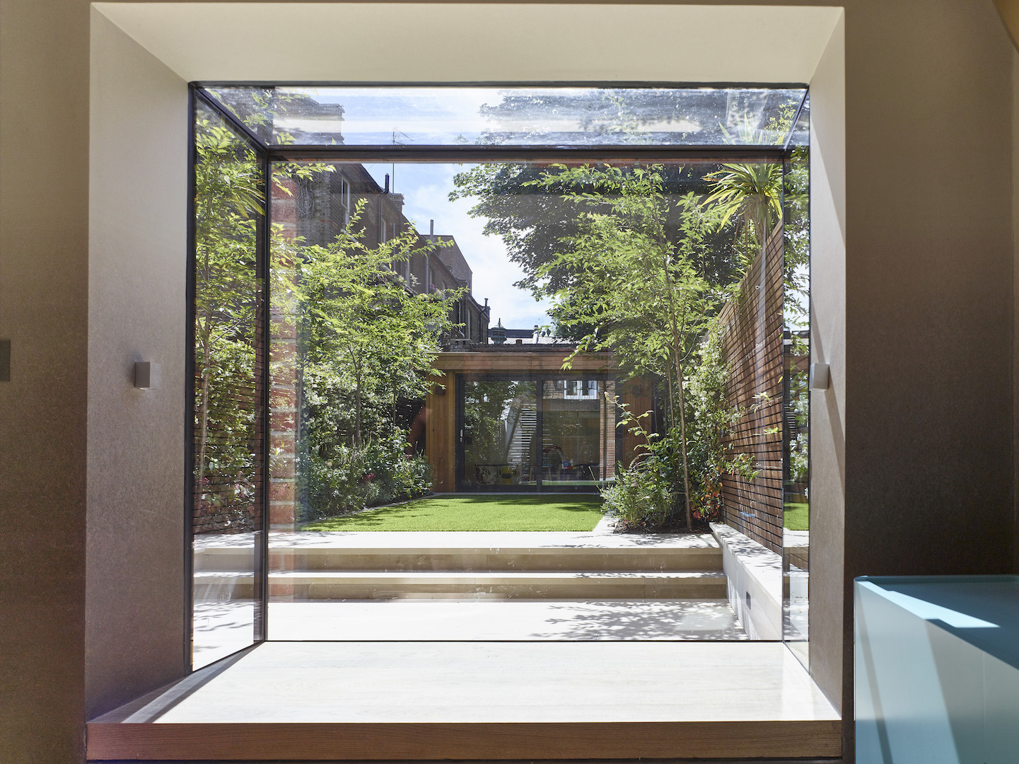 full renovation townhouse in Hampstead including Boffi kitchen and bespoke staircase by minimalist London architect practice Thompson + Baroni architects 