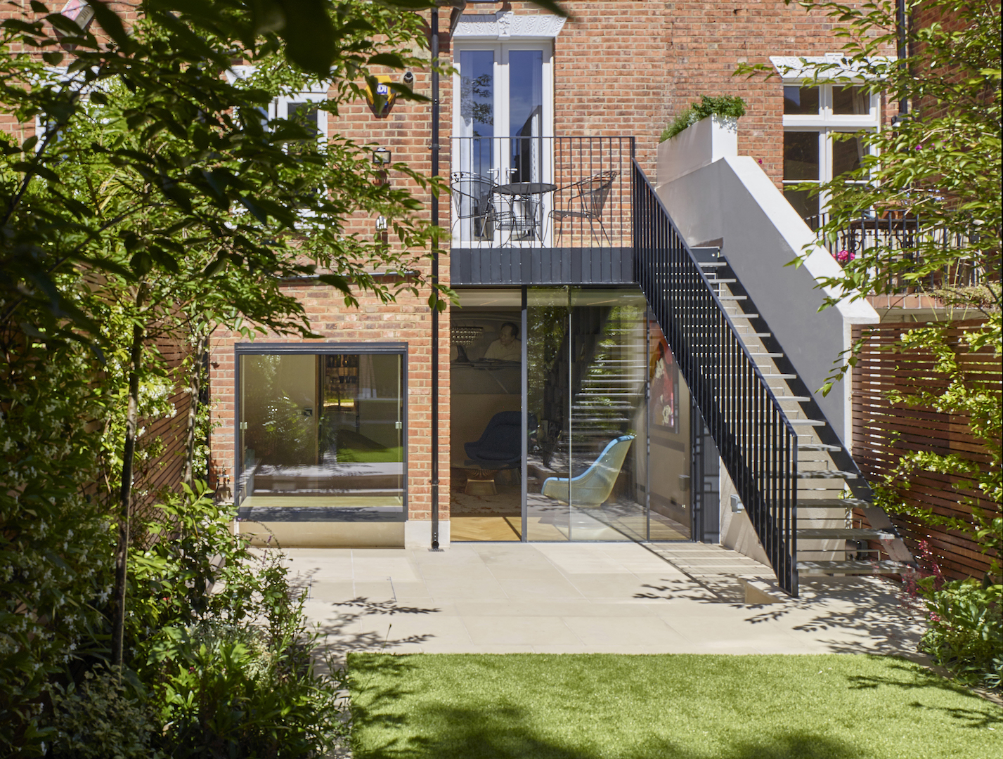 full renovation townhouse in Hampstead including Boffi kitchen and bespoke staircase by minimalist London architect practice Thompson + Baroni architects 