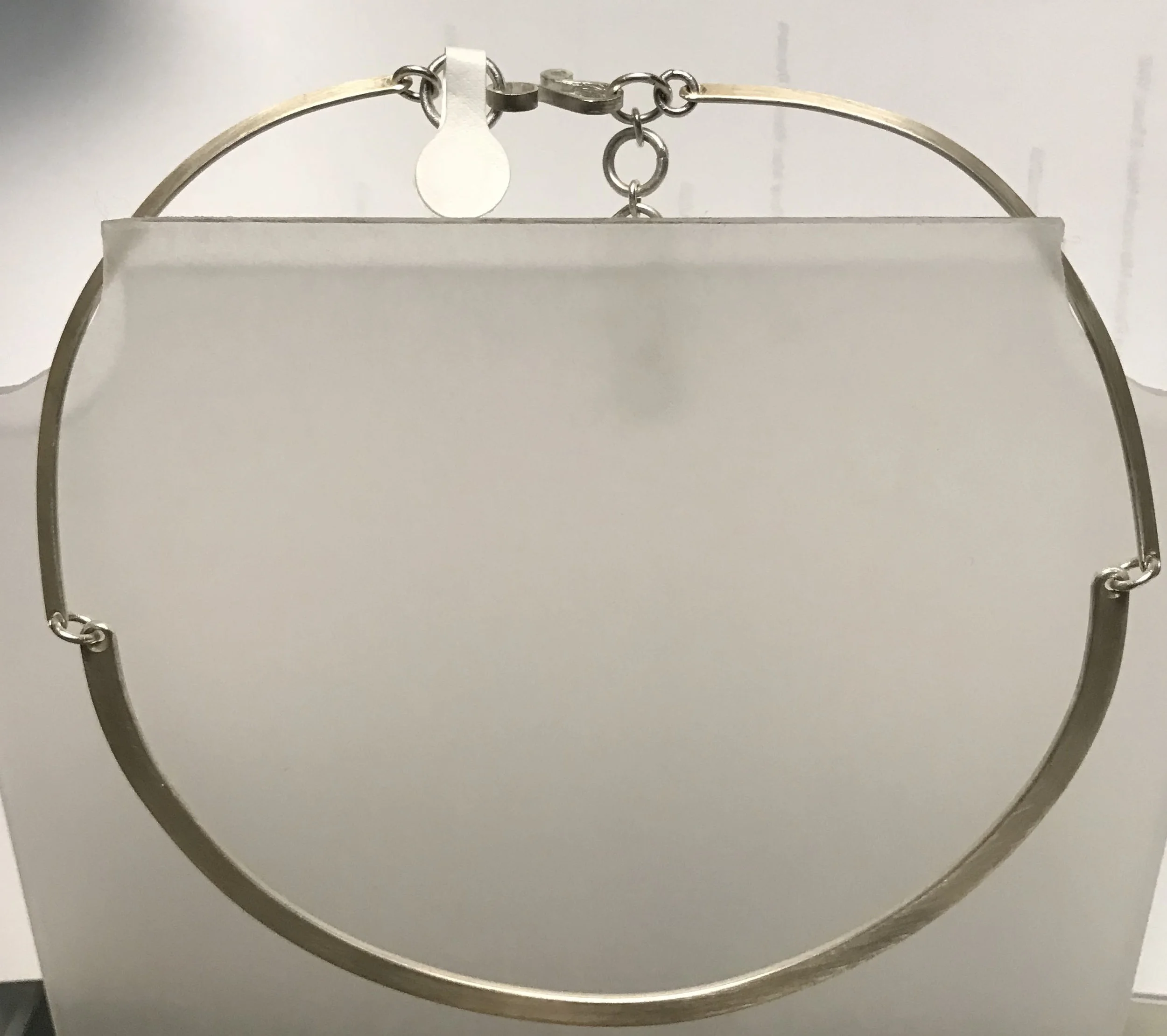 Three BarNeck Wire withChain Back .jpg