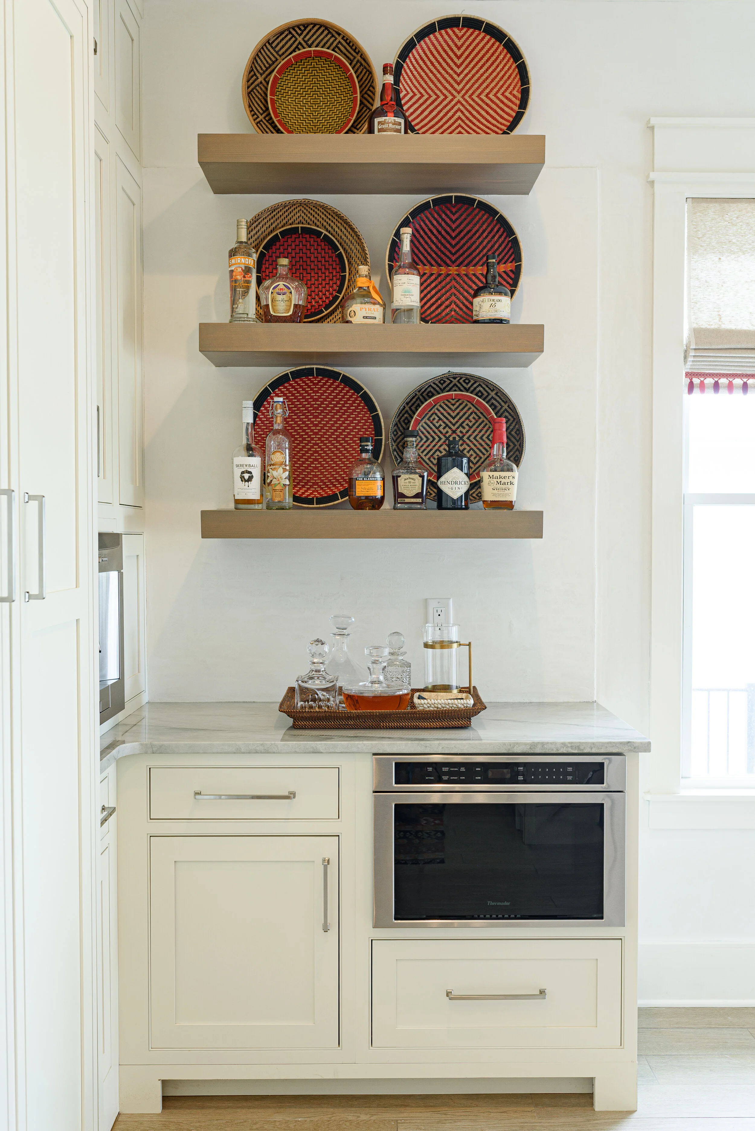 Venetian Plaster Bar in kitchen 
