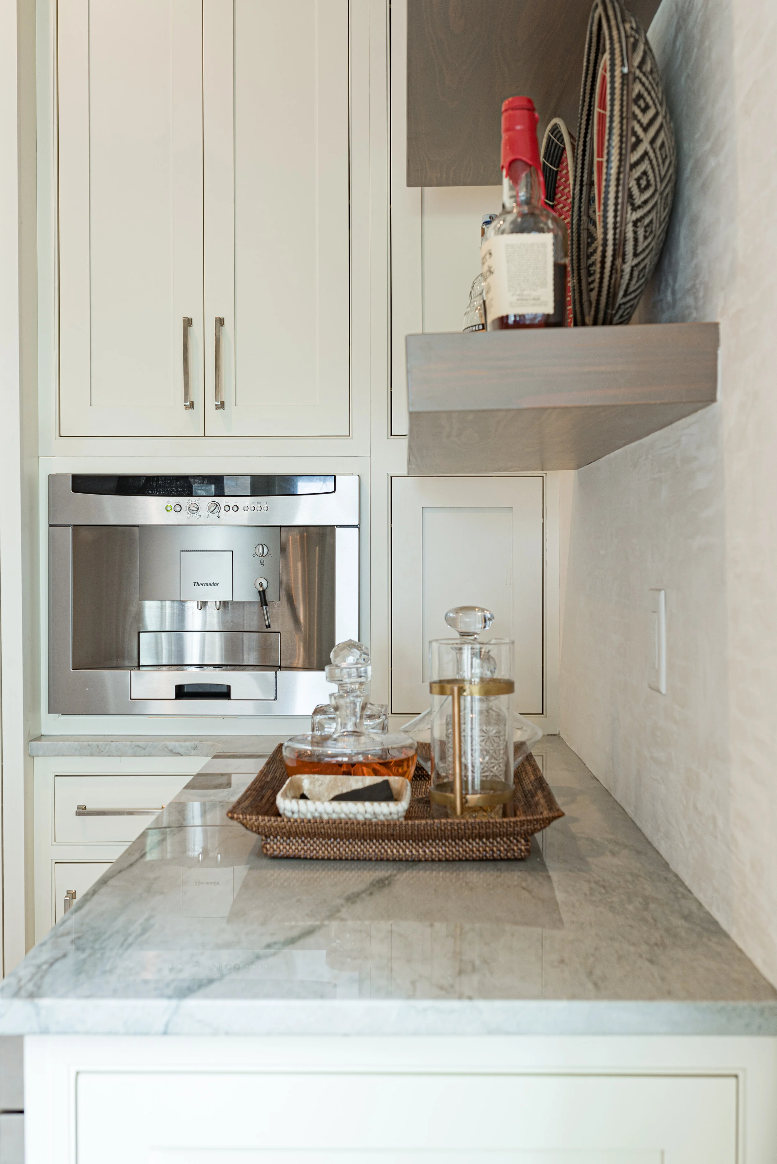 Venetian Plaster Bar in Kitchen 