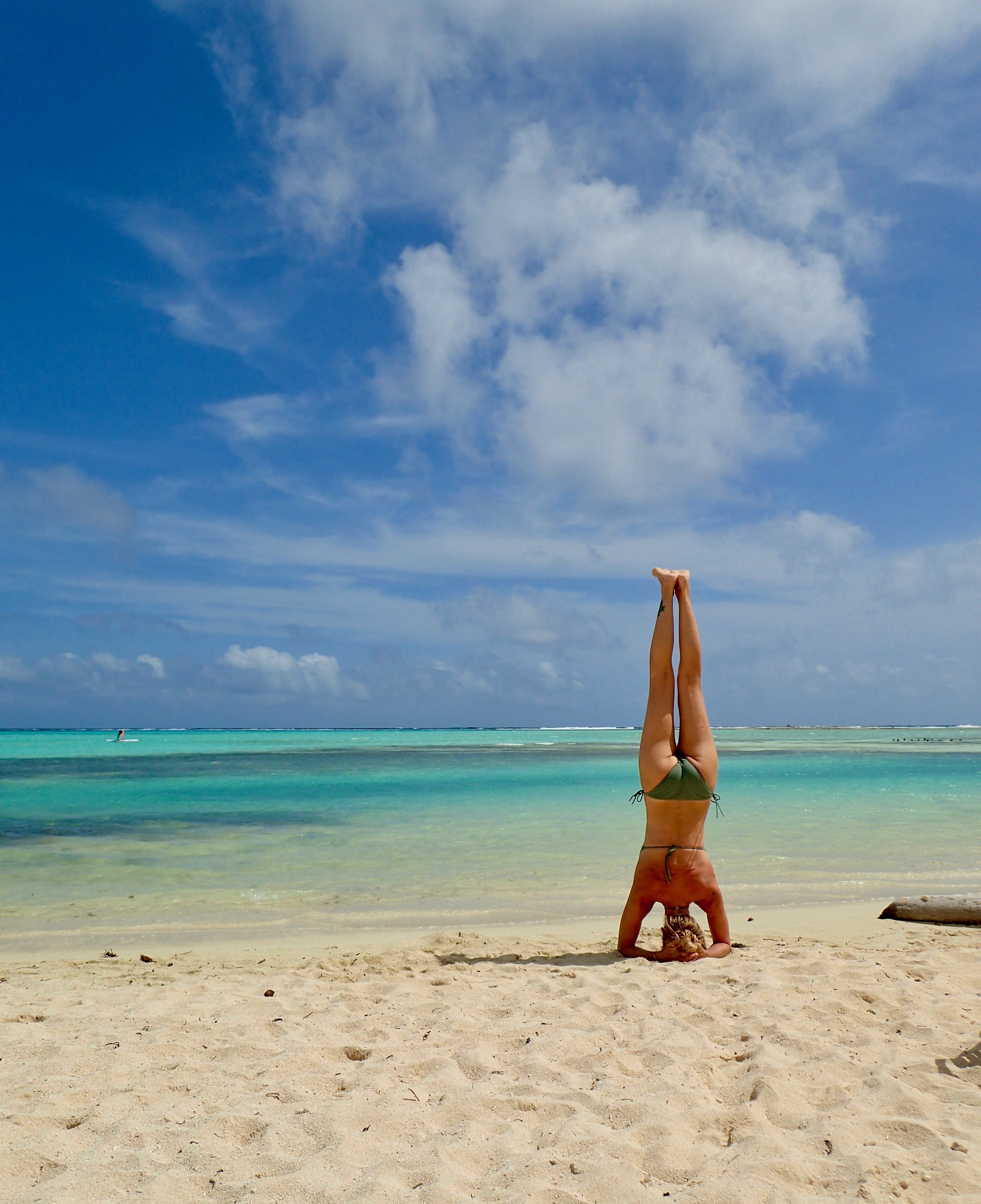 Headstand at the ocean sirsasana Jane Bakx Yoga Bonaire (Copy)